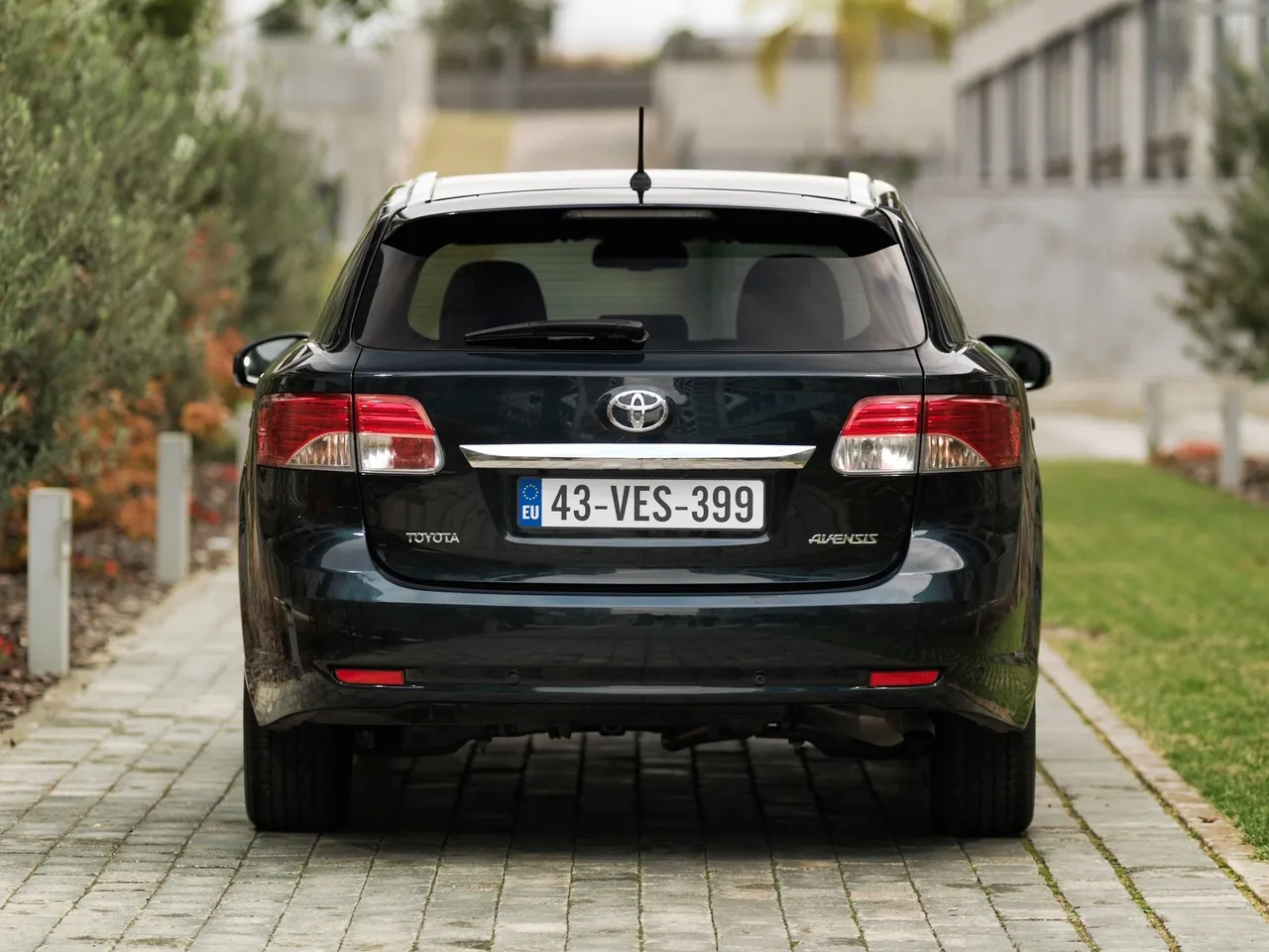 Toyota Avensis (2012) – zezadu