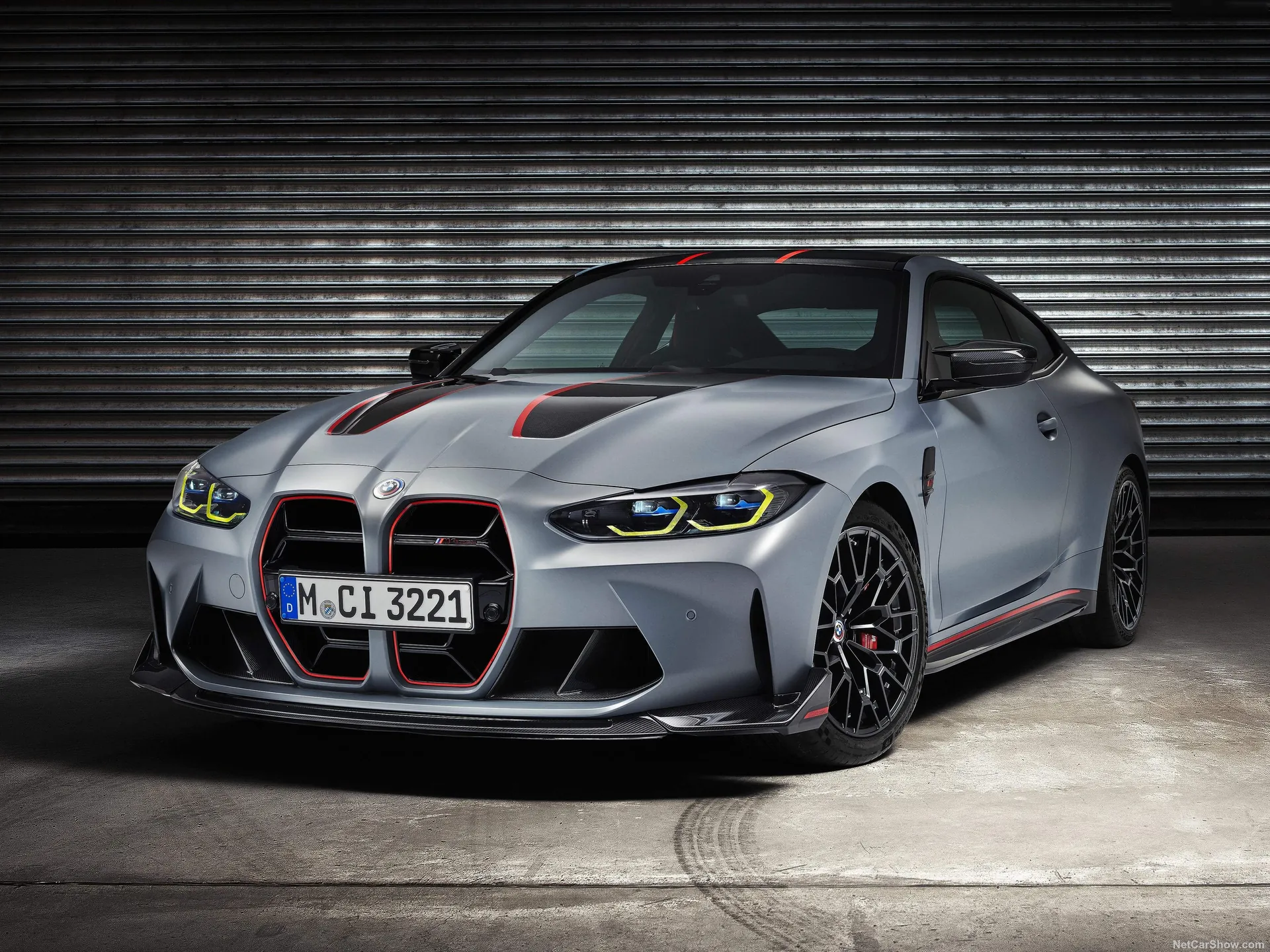 BMW M4 CSL (2023)