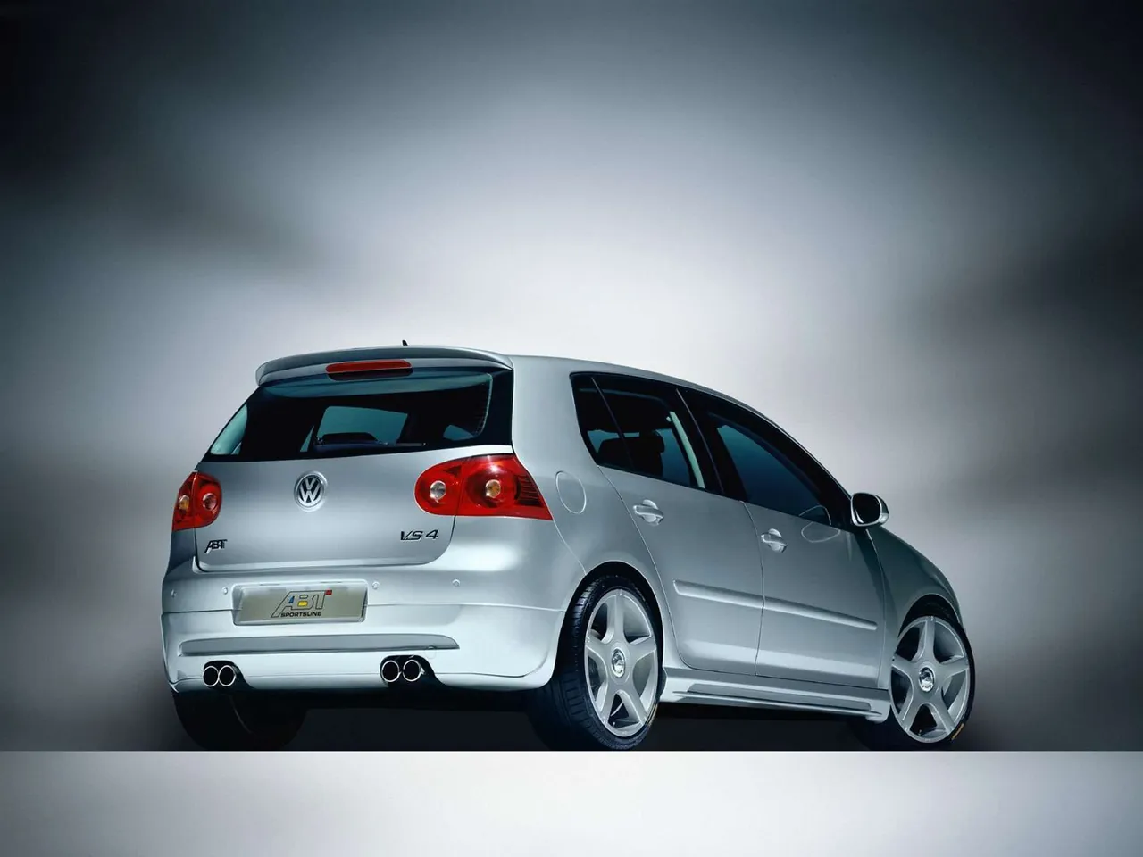 ABT VW Golf (2005) – zadní tříčtvrteční pohled
