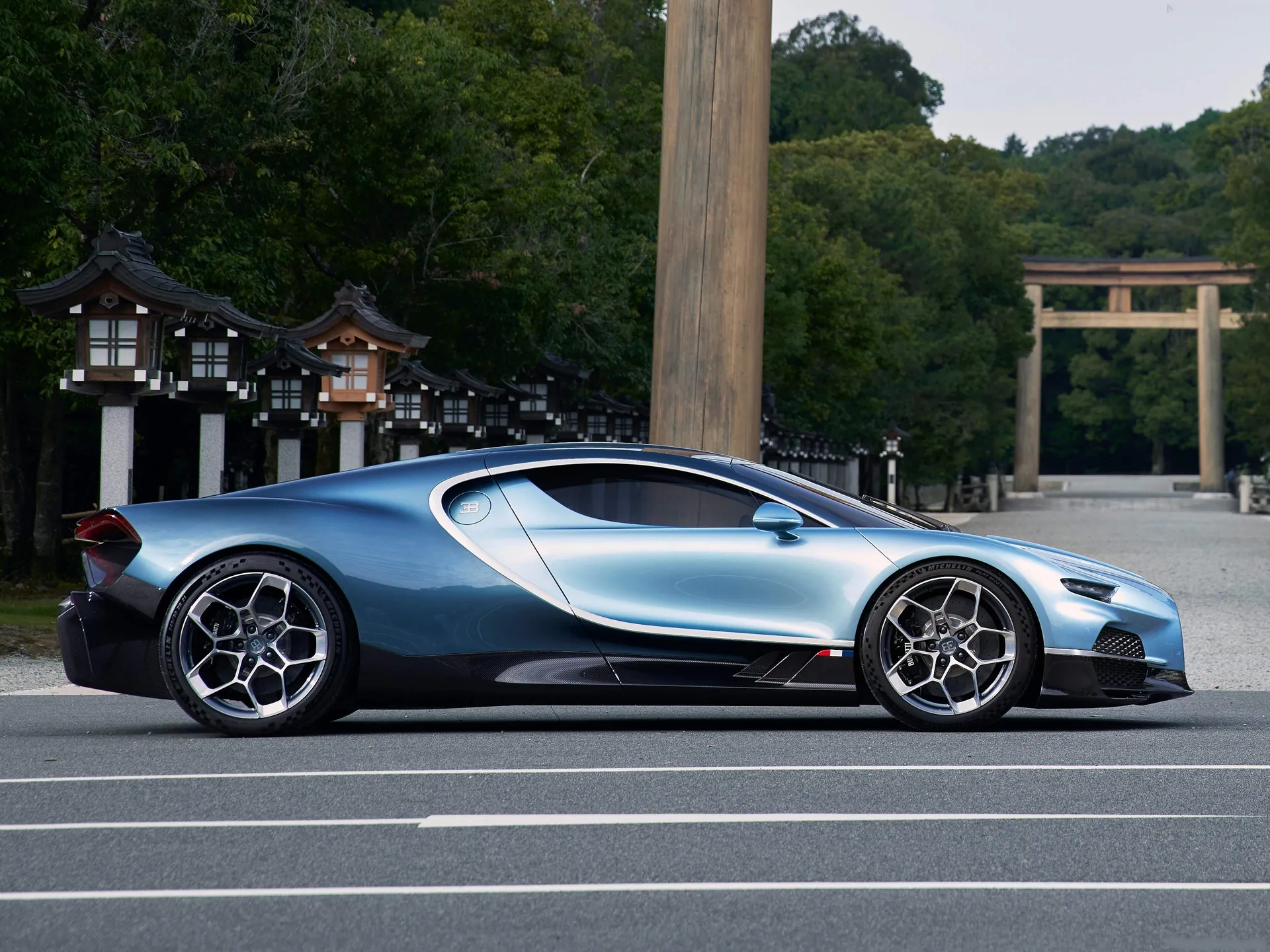 Bugatti Tourbillon (2026) - Side Profile