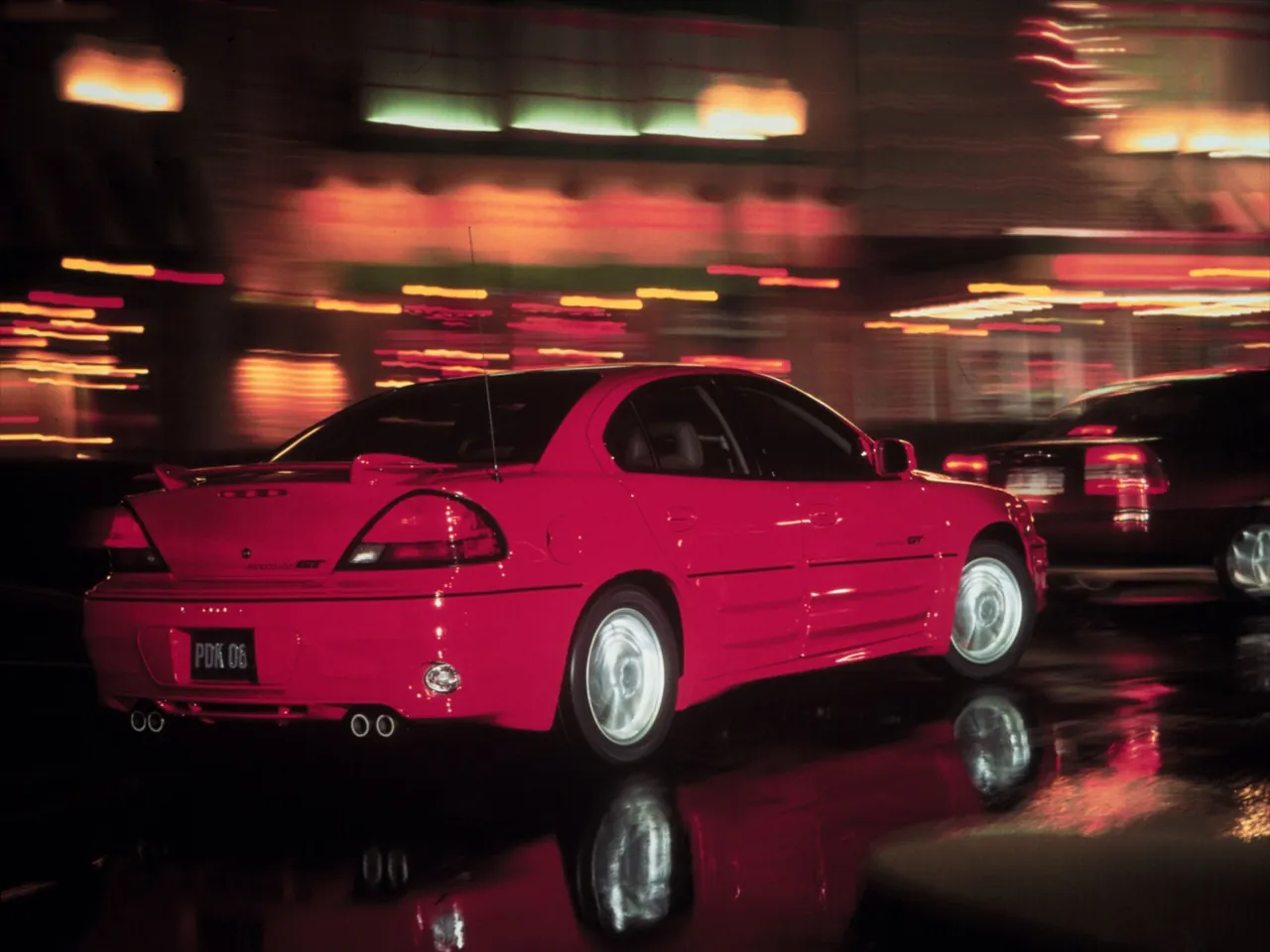 Pontiac Grand Am (2001) – zadní tříčtvrteční pohled