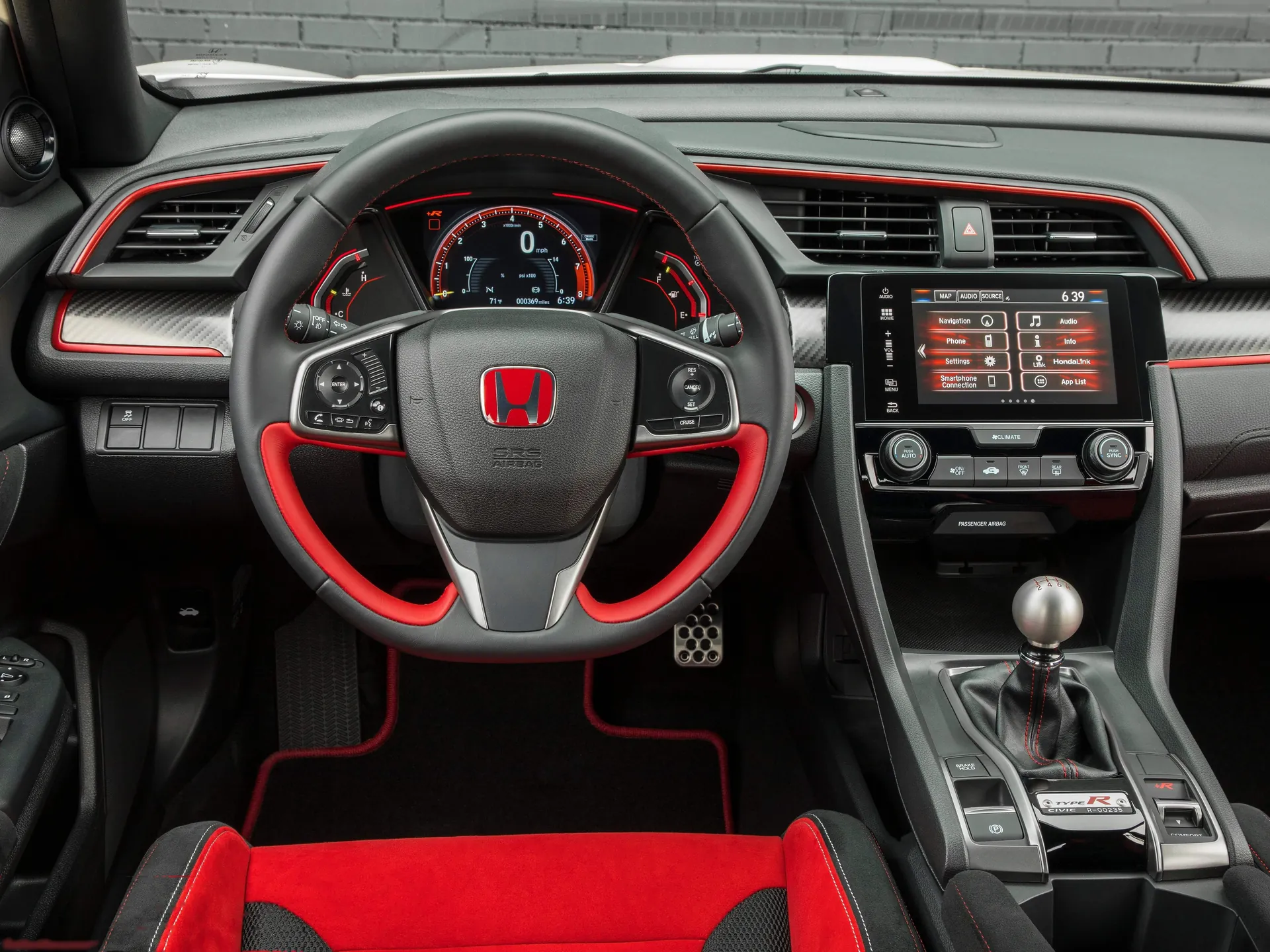 Honda Civic Type R [US] (2017) – interiér