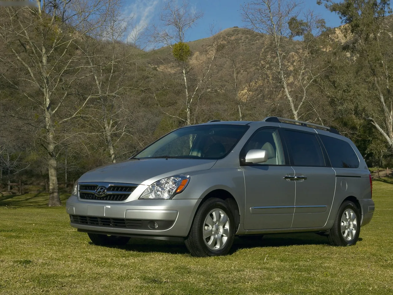 Hyundai Entourage (2007)