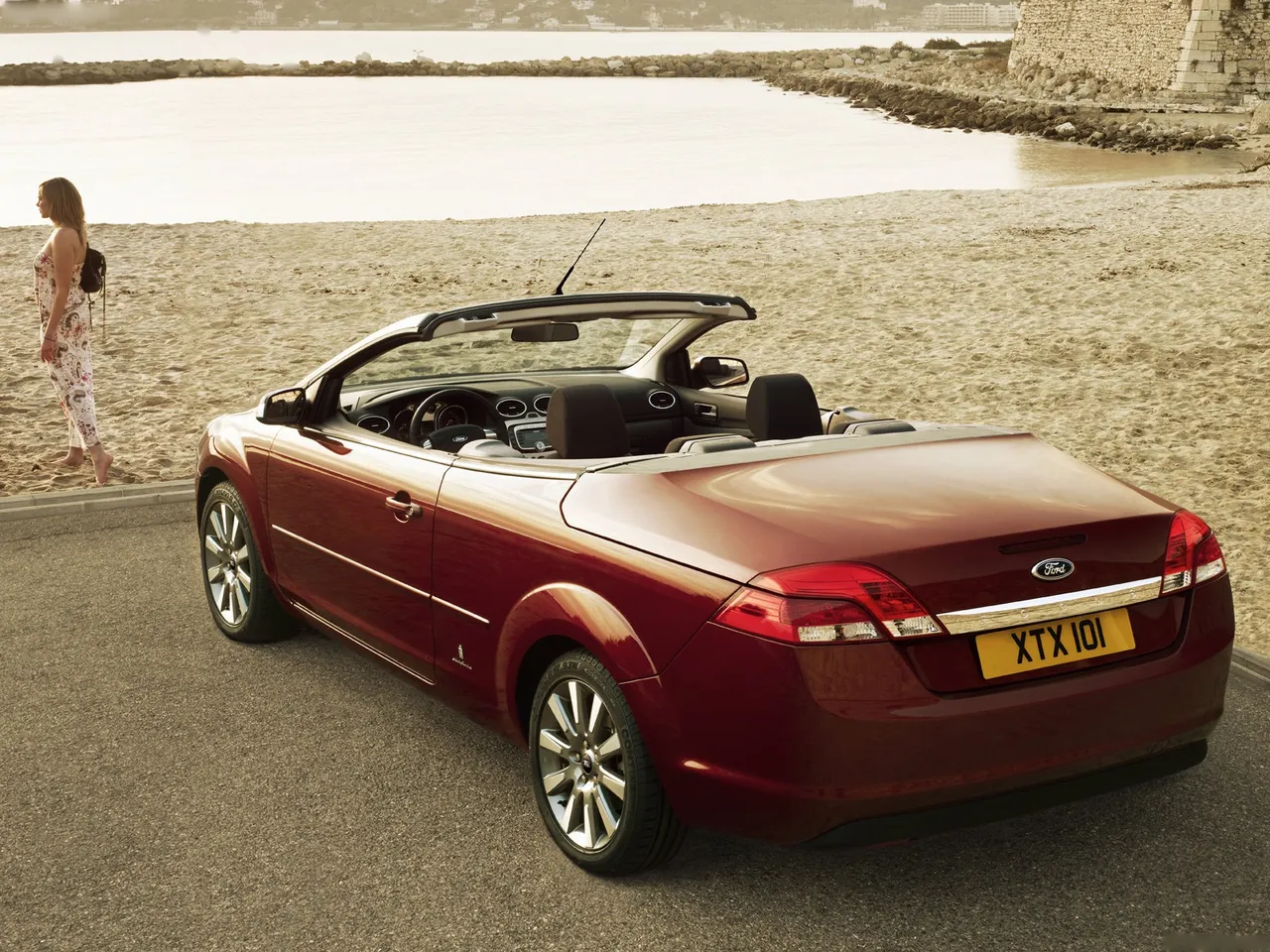 Ford Focus Coupe-Cabriolet (2008) – zadní tříčtvrteční pohled