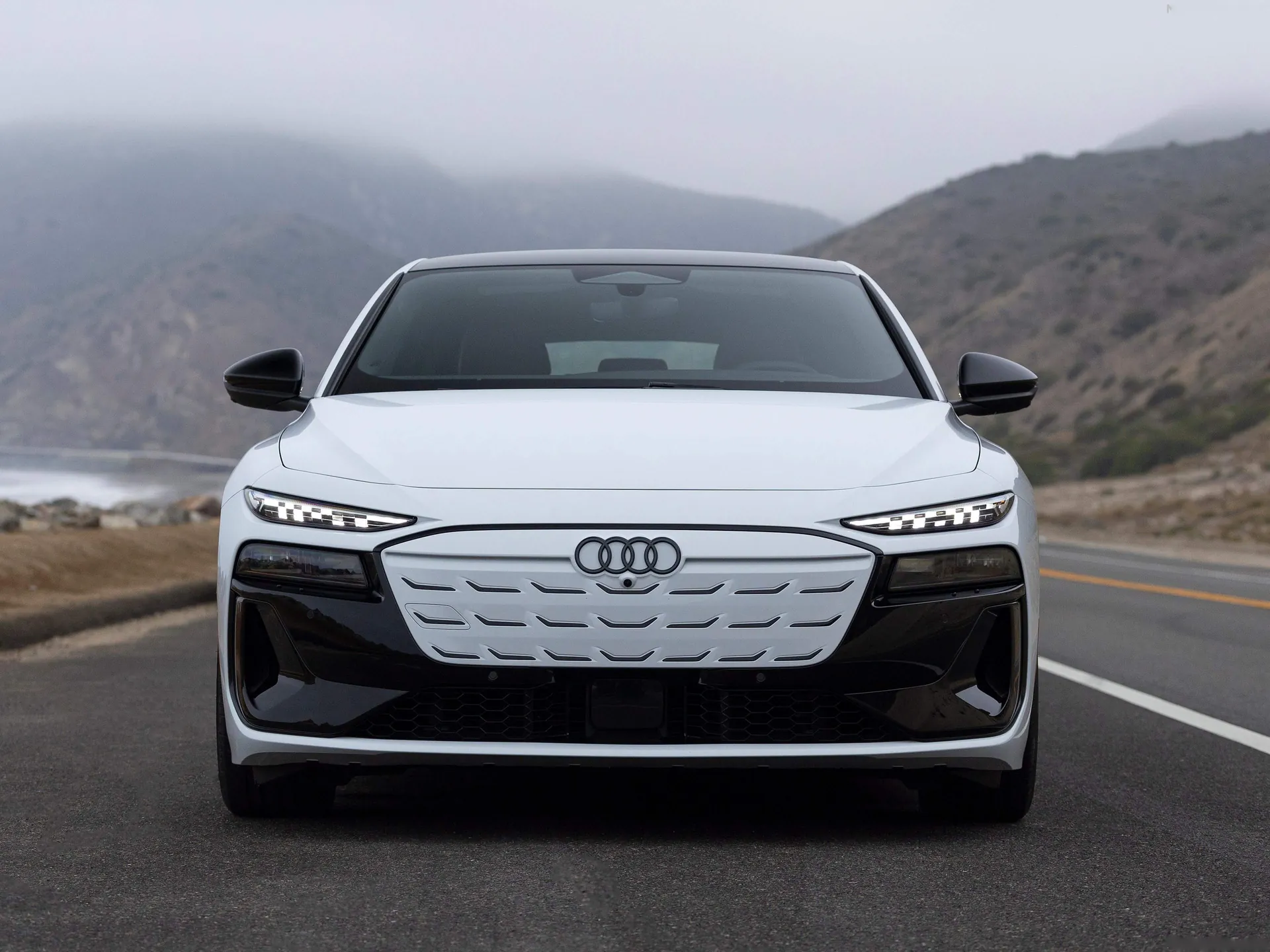 Audi S6 Sportback e-tron [US] (2025) – zepředu