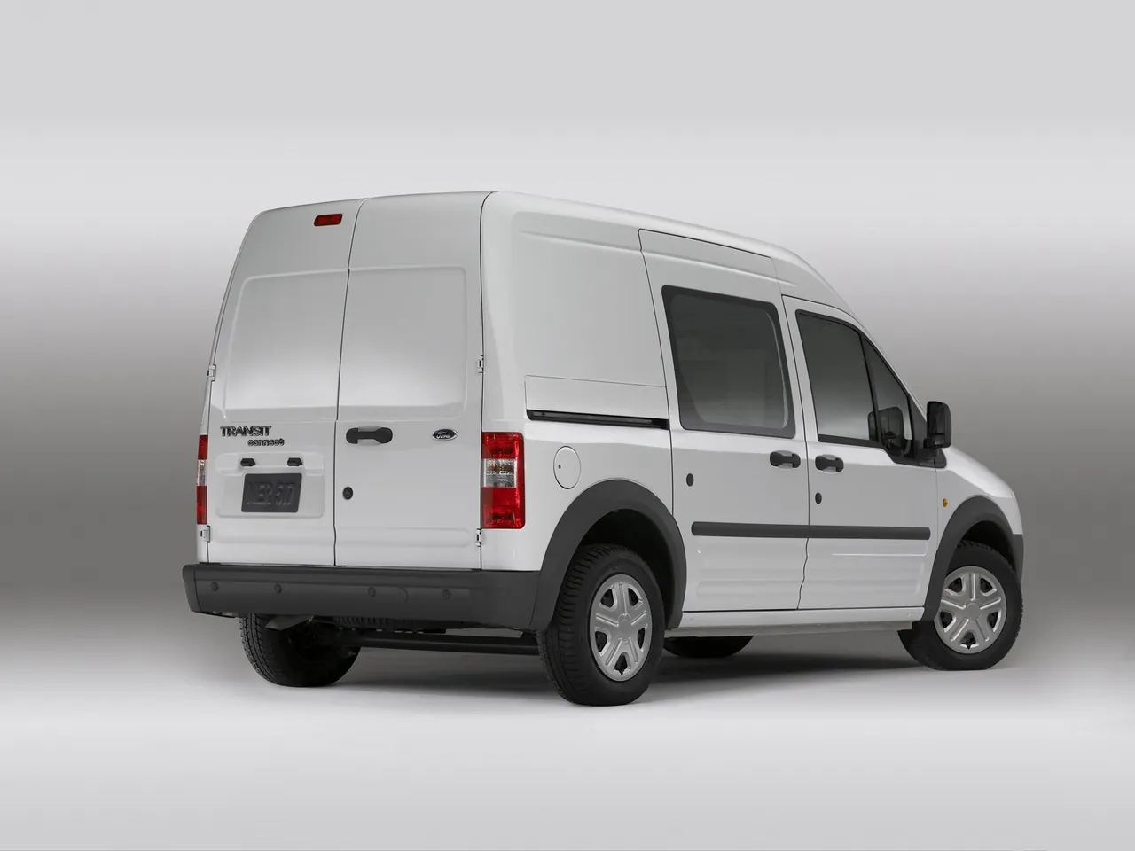 Ford Transit Connect (2008) – zadní tříčtvrteční pohled