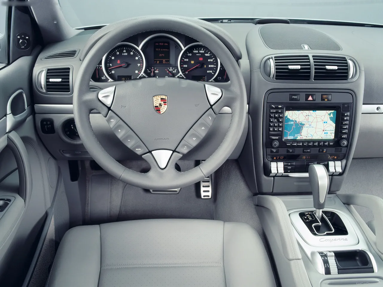 Porsche Cayenne (2003) - Interior