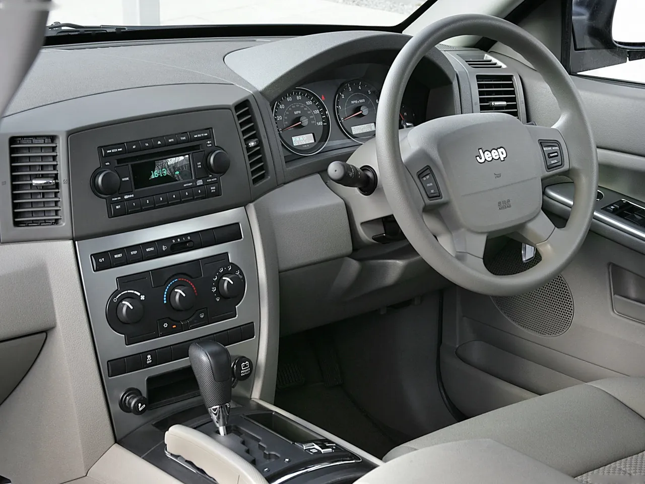 Jeep Grand Cherokee [UK] (2007) - Interior