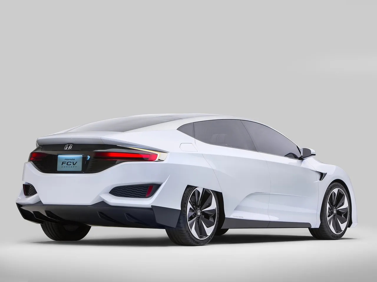Honda FCV Concept (2014) – zadní tříčtvrteční pohled