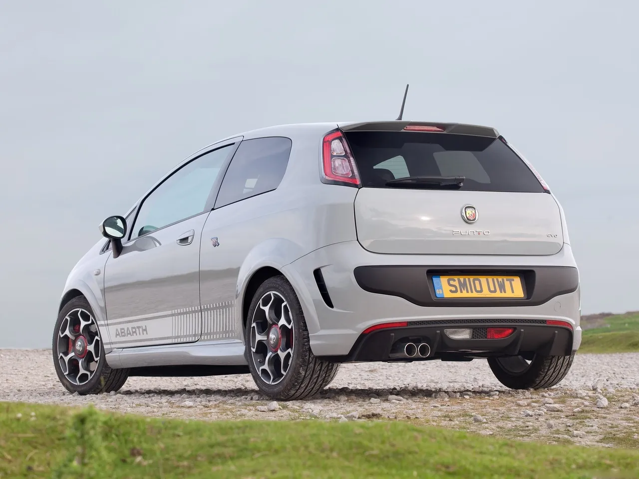 Fiat Punto Evo Abarth (2011) – zadní tříčtvrteční pohled