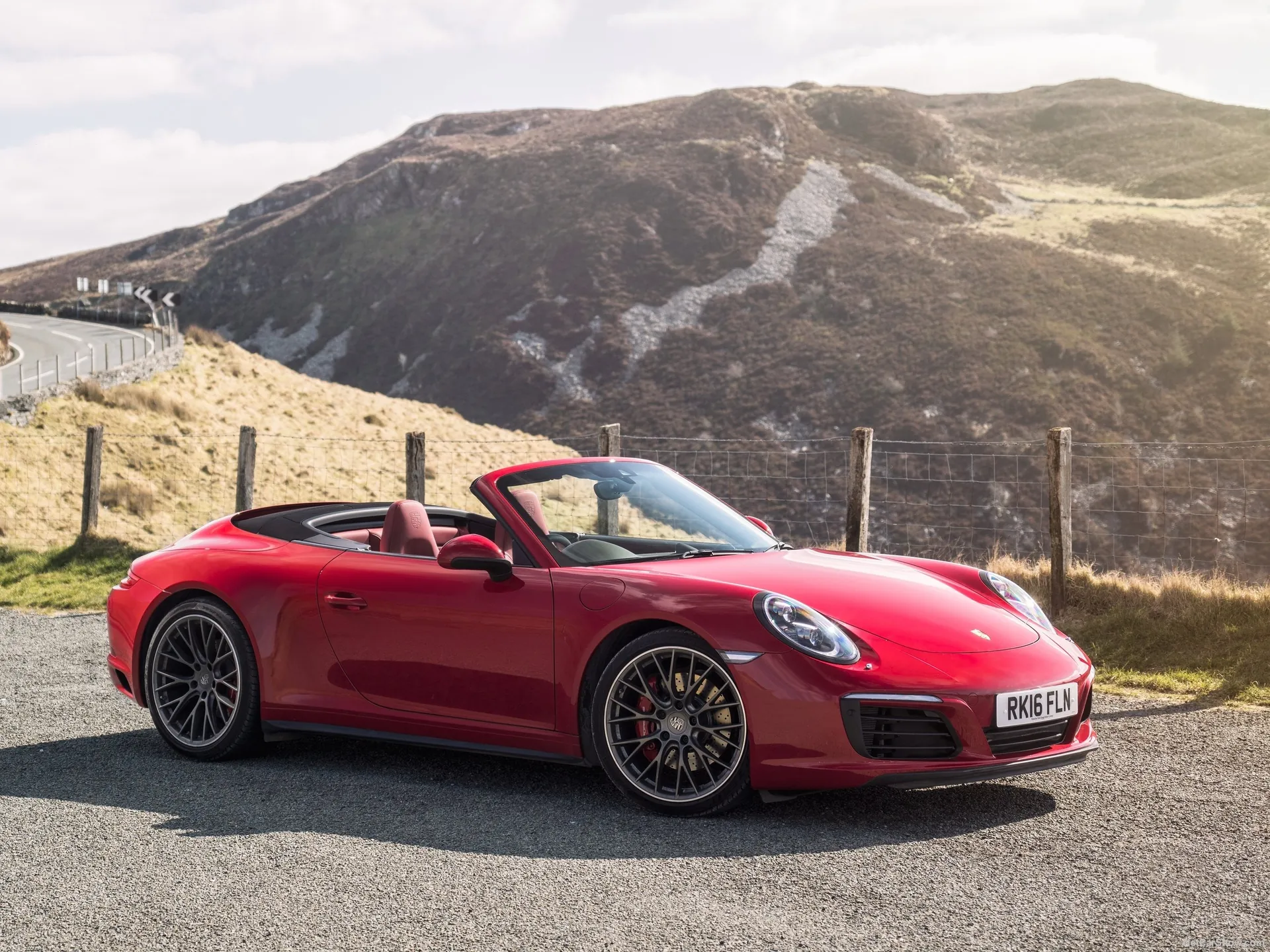 Porsche 911 Carrera 4 Cabriolet (2016)