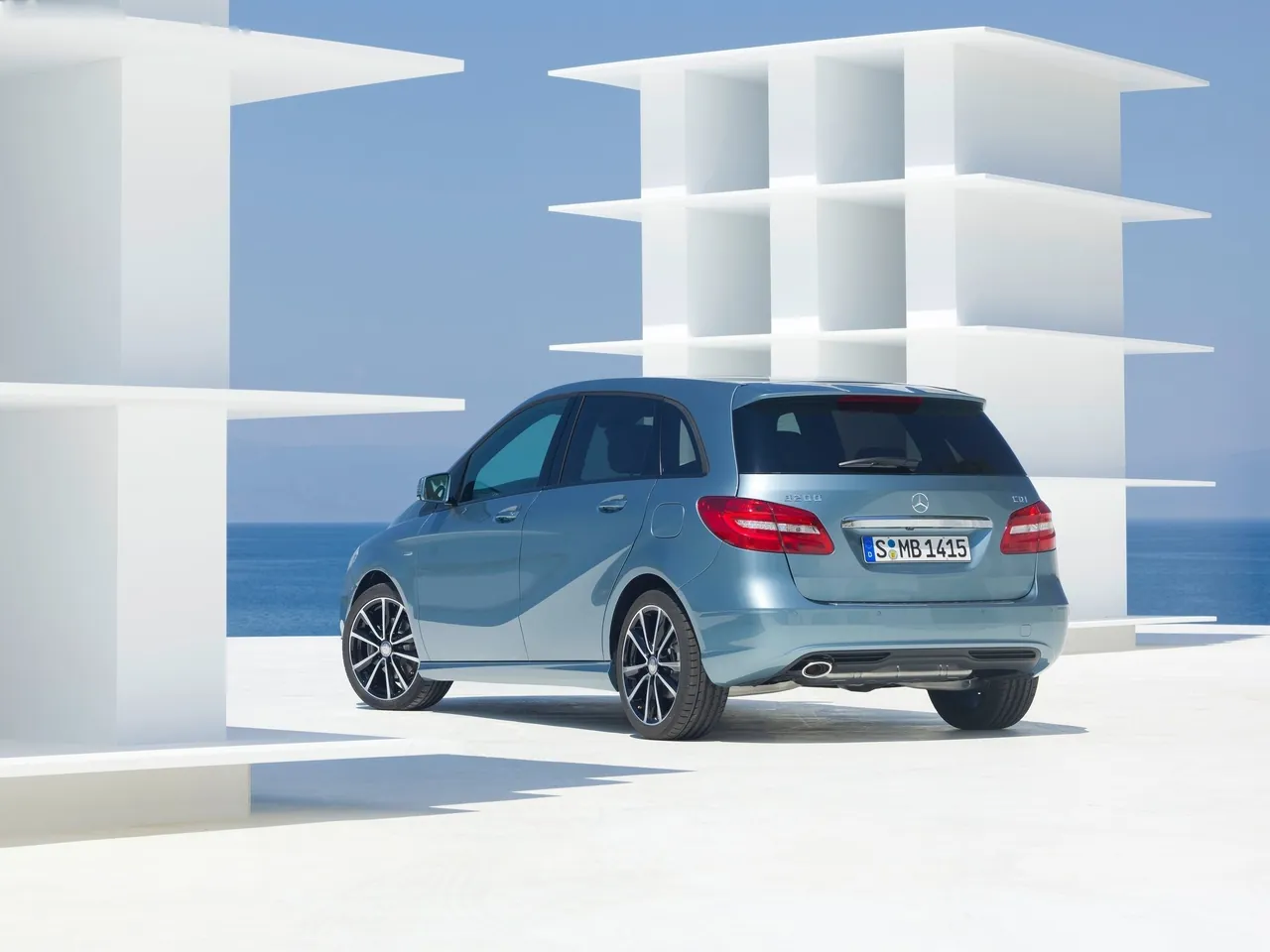 Mercedes-Benz B-Class (2012) - Rear Three-Quarter