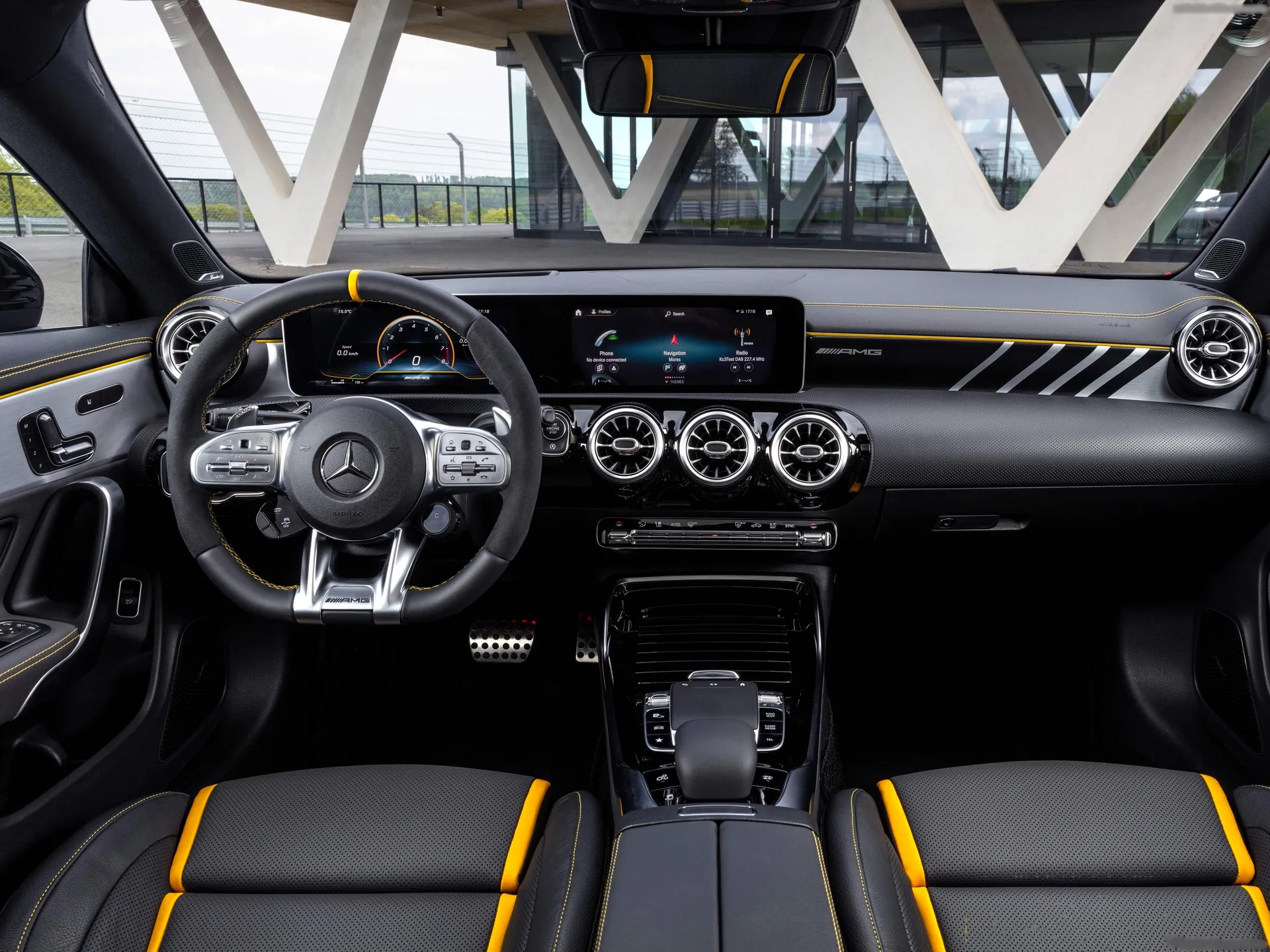 Mercedes-Benz CLA45 S AMG 4Matic (2020) - Interior
