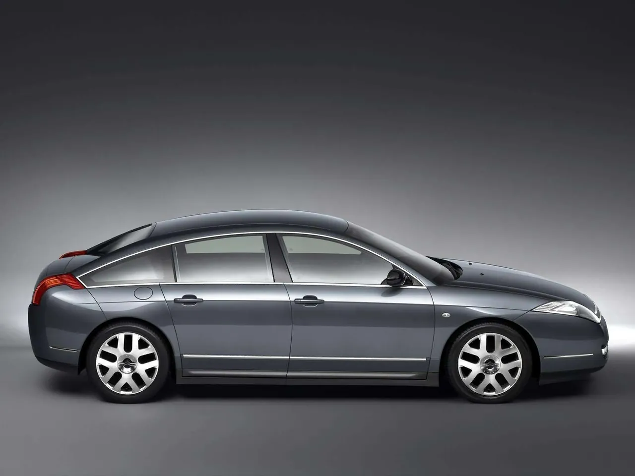 Citroen C6 (2006) – boční profil