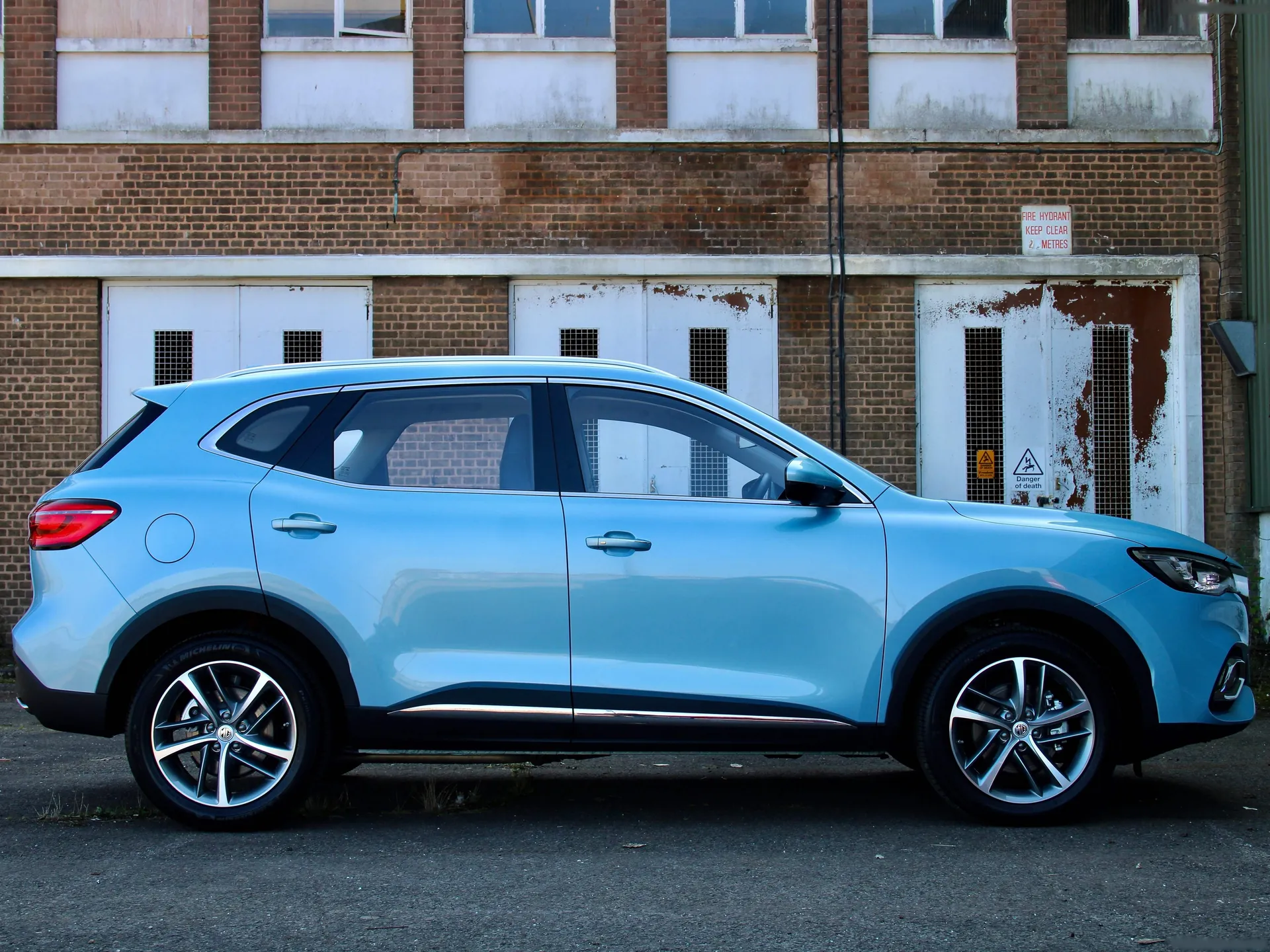 MG HS Plug-in (2021) – boční profil