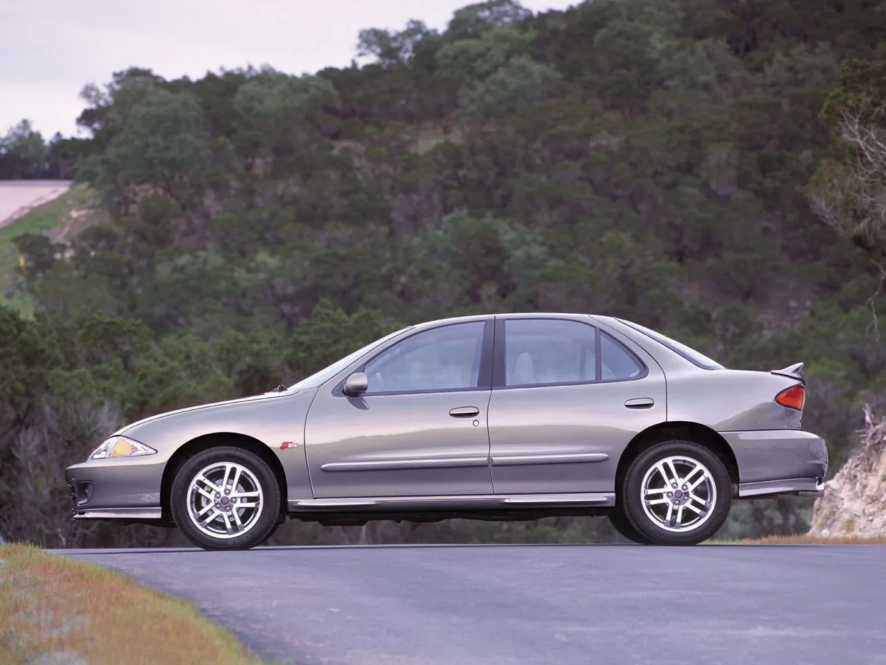 Chevrolet Cavalier (2002) – boční profil