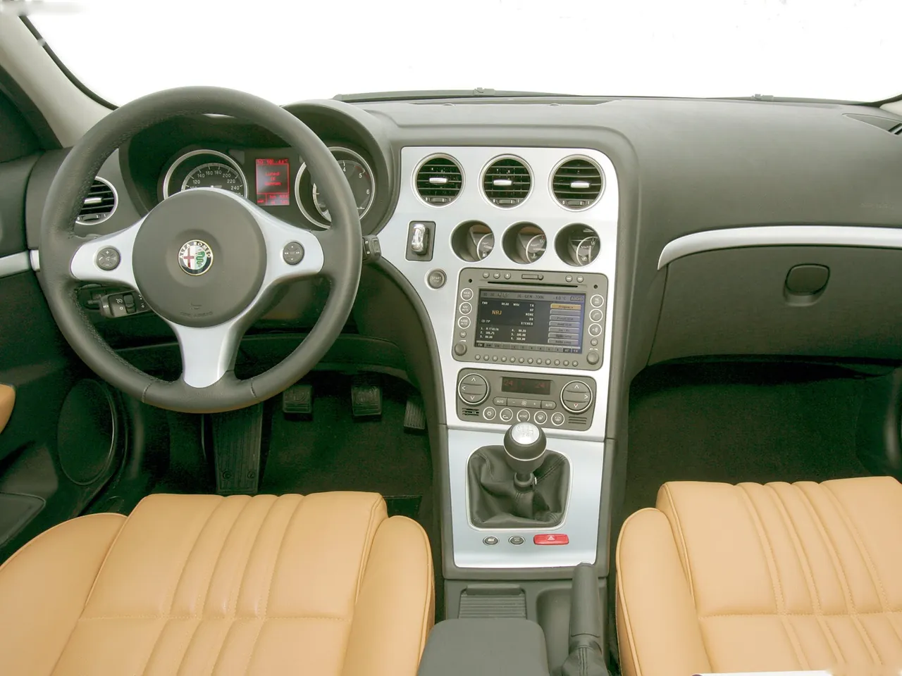 Alfa Romeo 159 Sportwagon (2006) – interiér