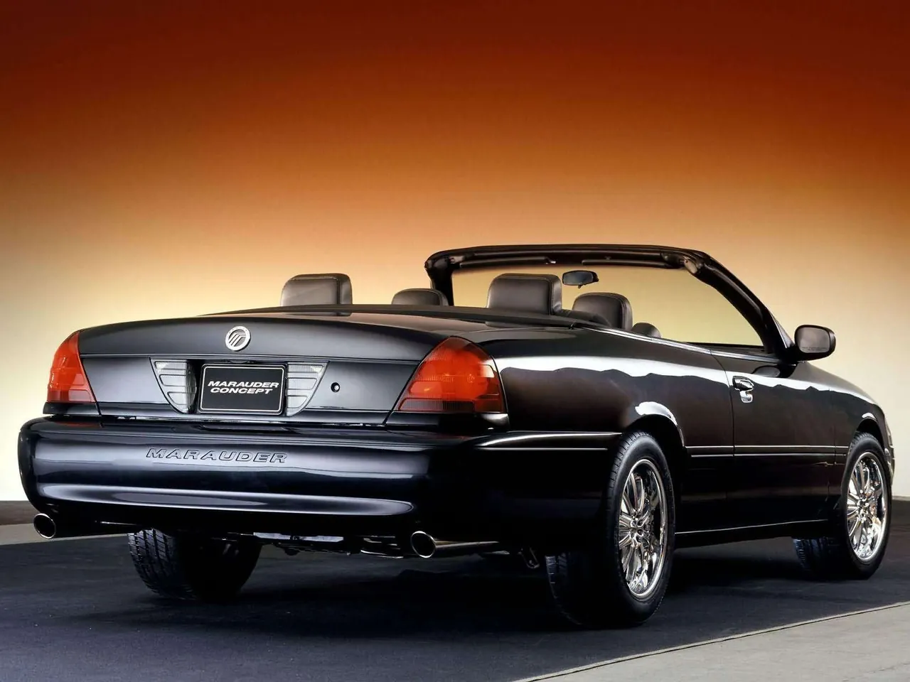 Mercury Marauder Convertible Concept (2002) – zadní tříčtvrteční pohled