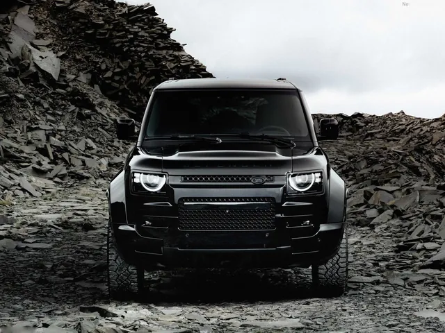 Land Rover Defender Octa Black (2026)