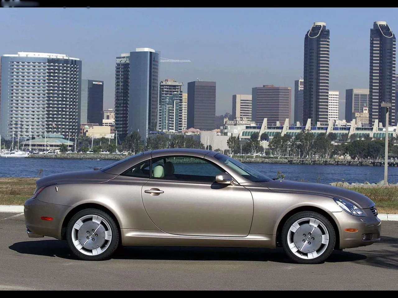 Lexus SC430 (2002) – boční profil