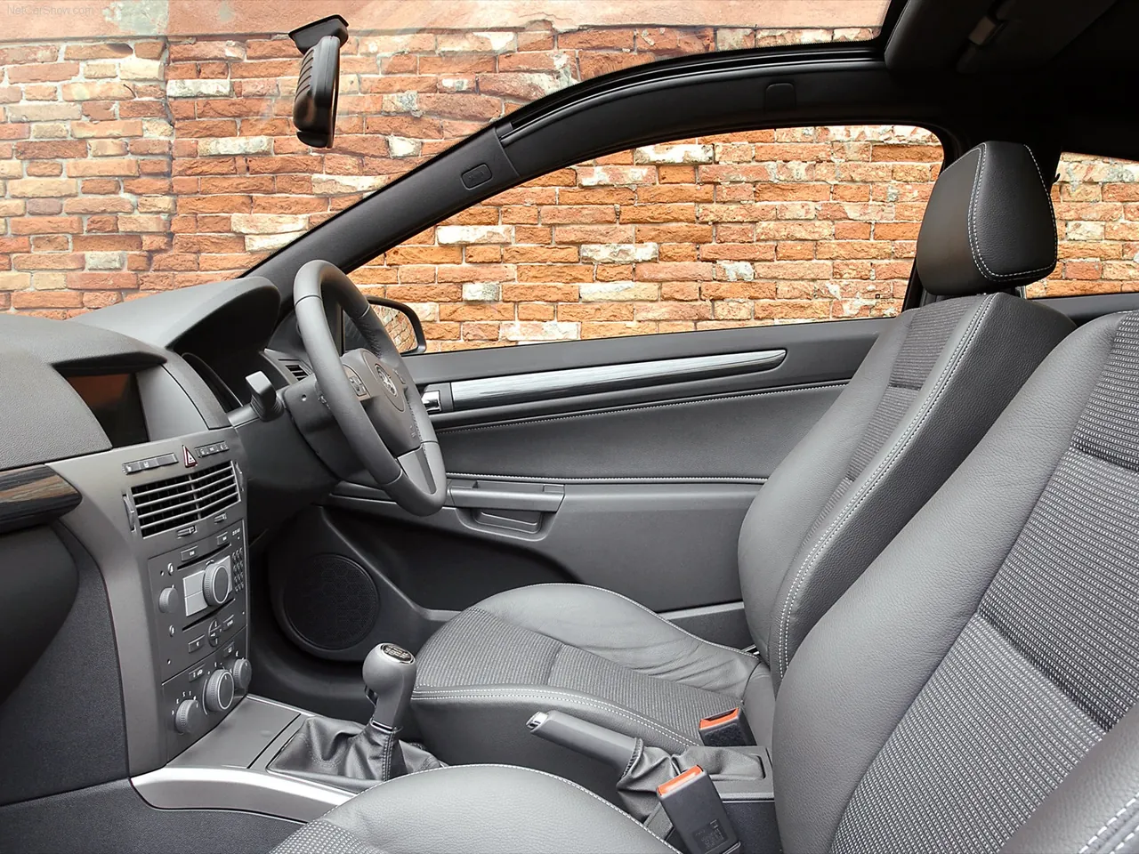 Vauxhall Astra Panoramic (2006) – interiér