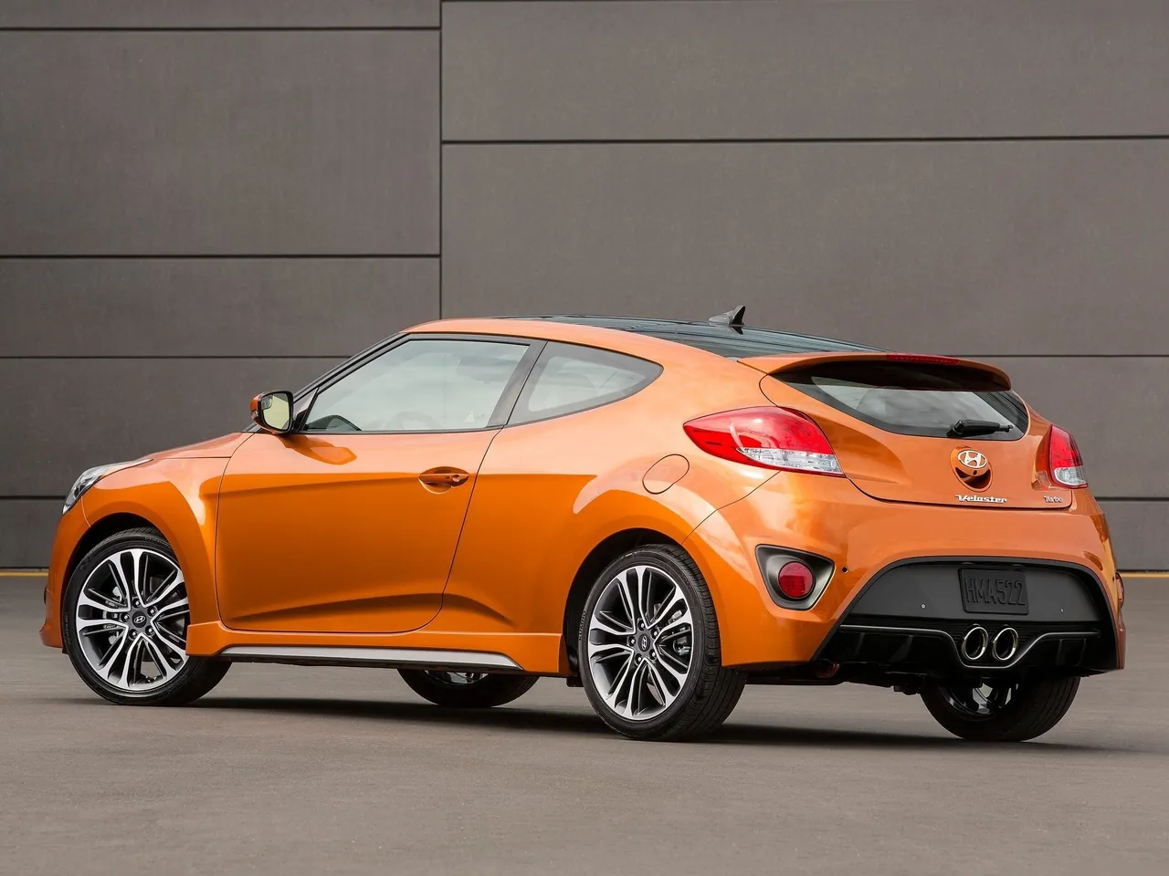 Hyundai Veloster (2016) – zadní tříčtvrteční pohled