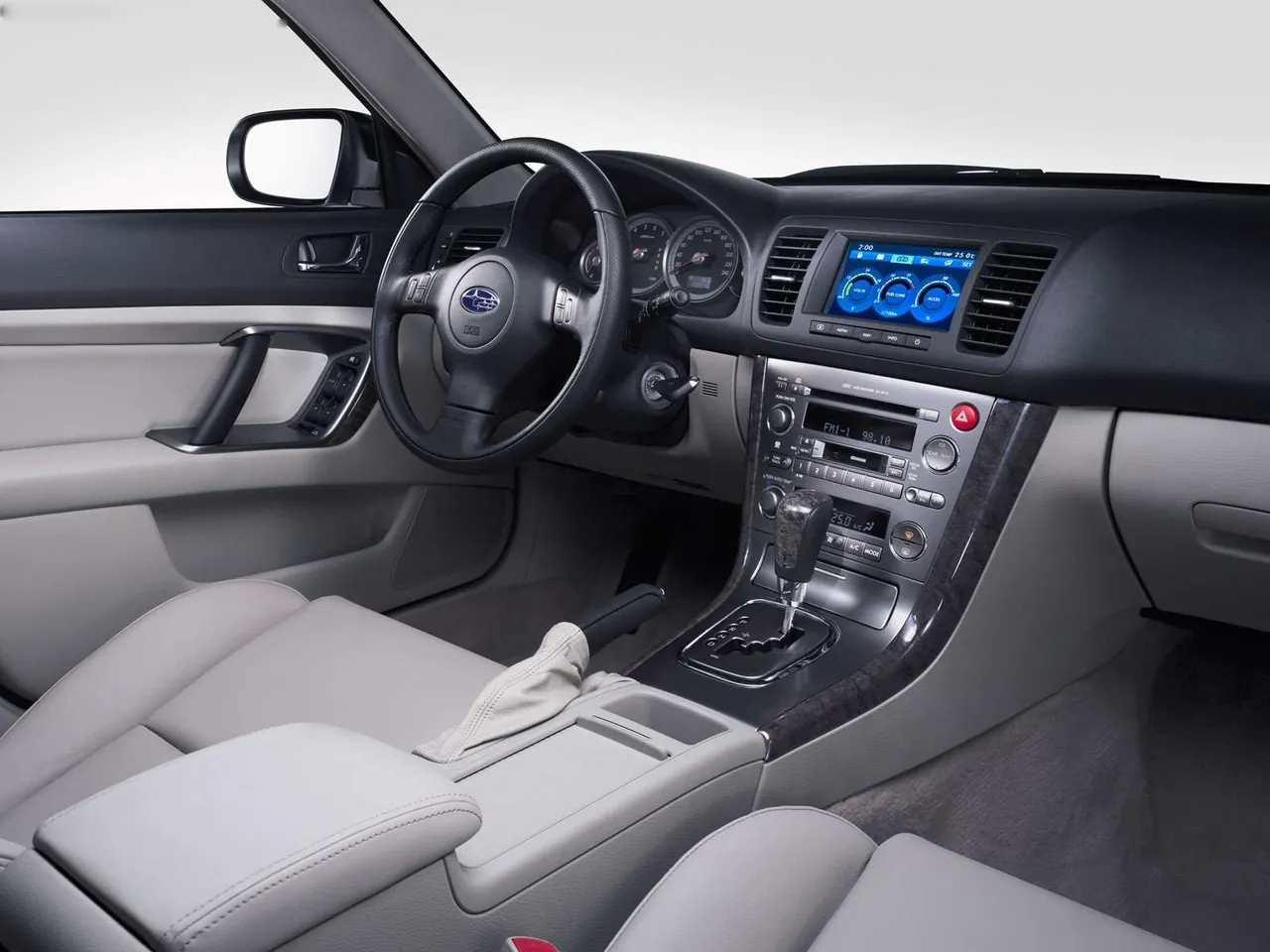 Subaru Outback (2004) – interiér