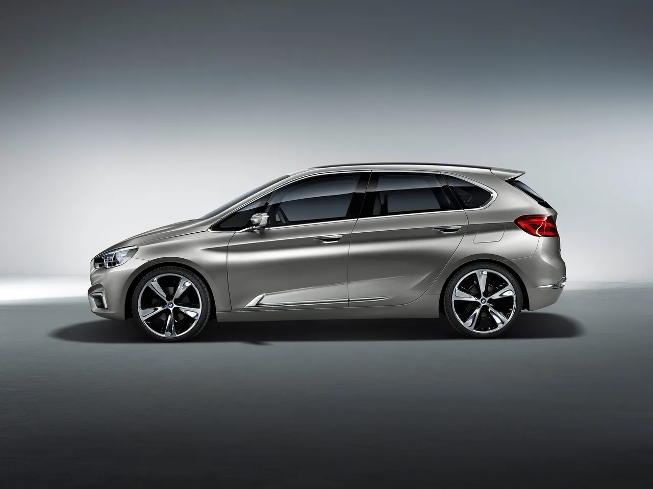 BMW Active Tourer Concept (2012) – boční profil