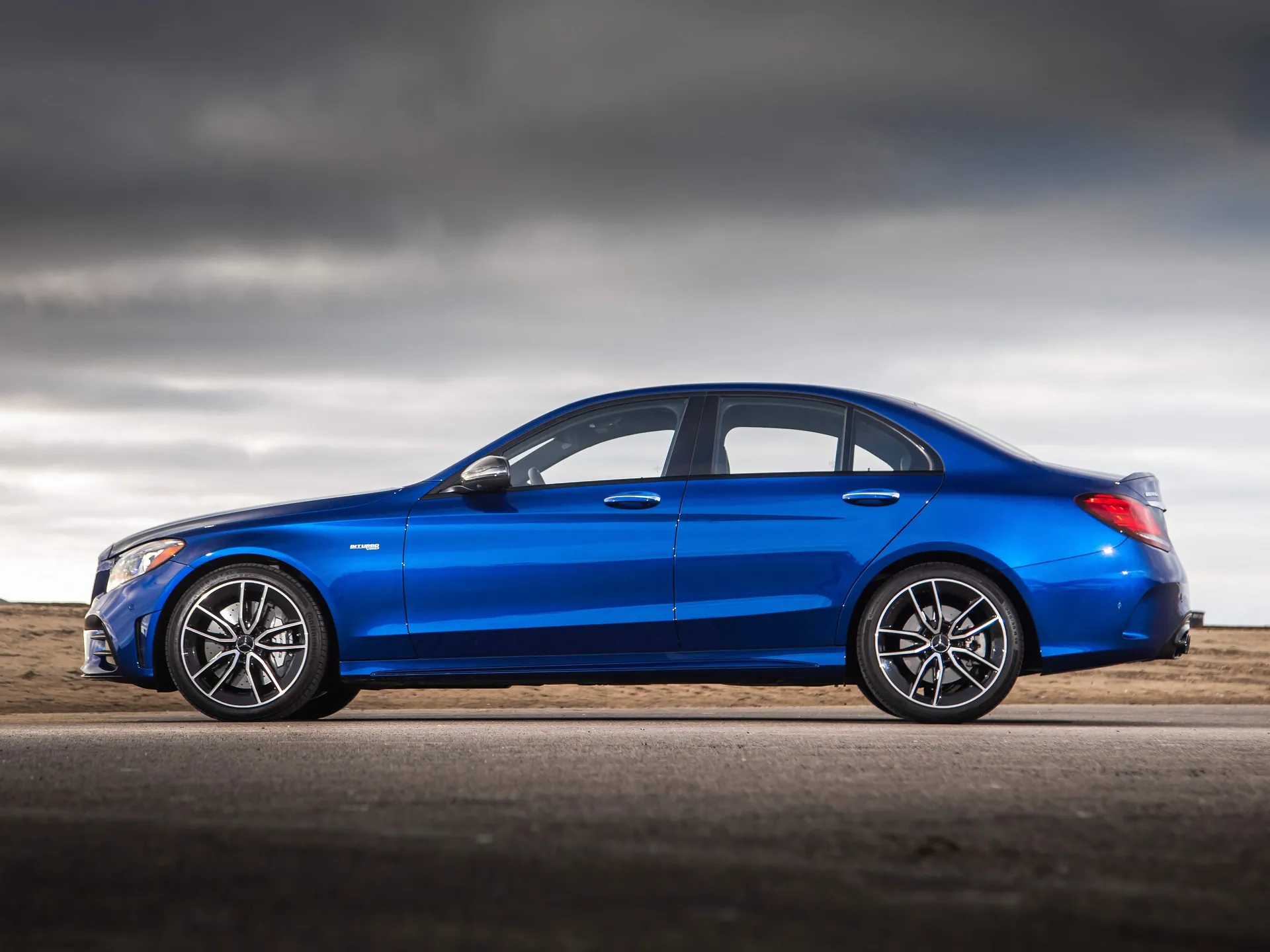 Mercedes-Benz C43 AMG 4Matic (2019) – boční profil
