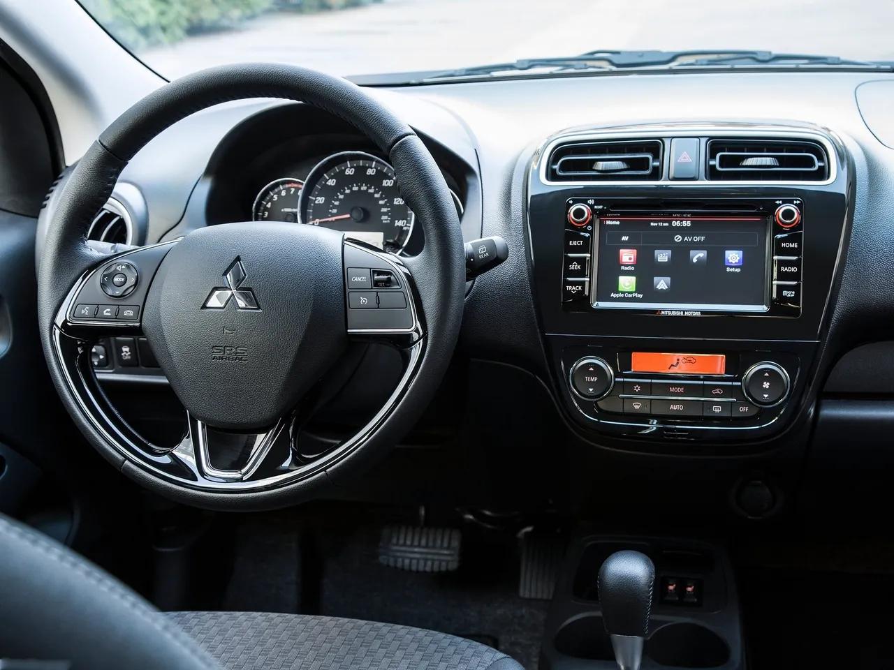 Mitsubishi Mirage GT (2017) - Interior
