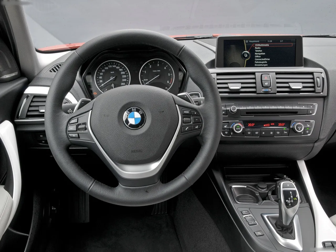 BMW 1-Series Urban Line (2012) – interiér
