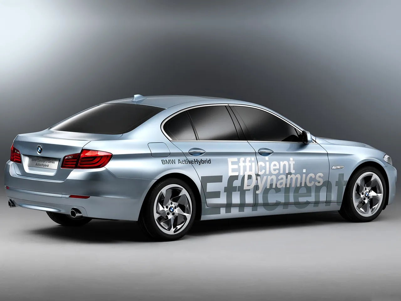 BMW 5-Series ActiveHybrid Concept (2010) – zadní tříčtvrteční pohled
