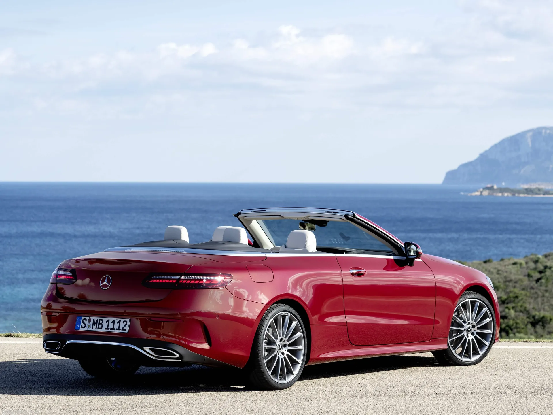 Mercedes-Benz E-Class Cabriolet (2021) – zadní tříčtvrteční pohled