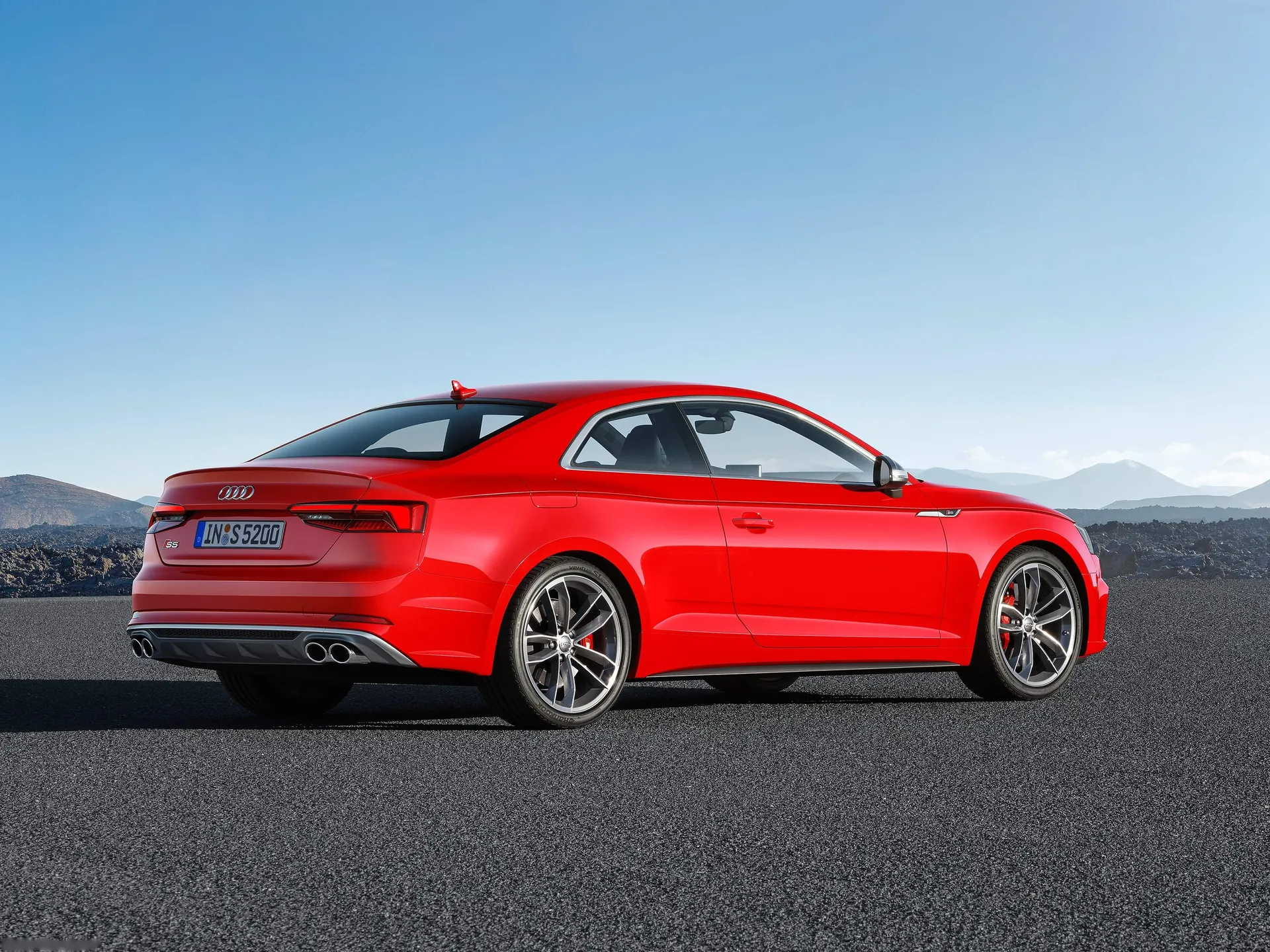 Audi S5 Coupe (2017) – zadní tříčtvrteční pohled