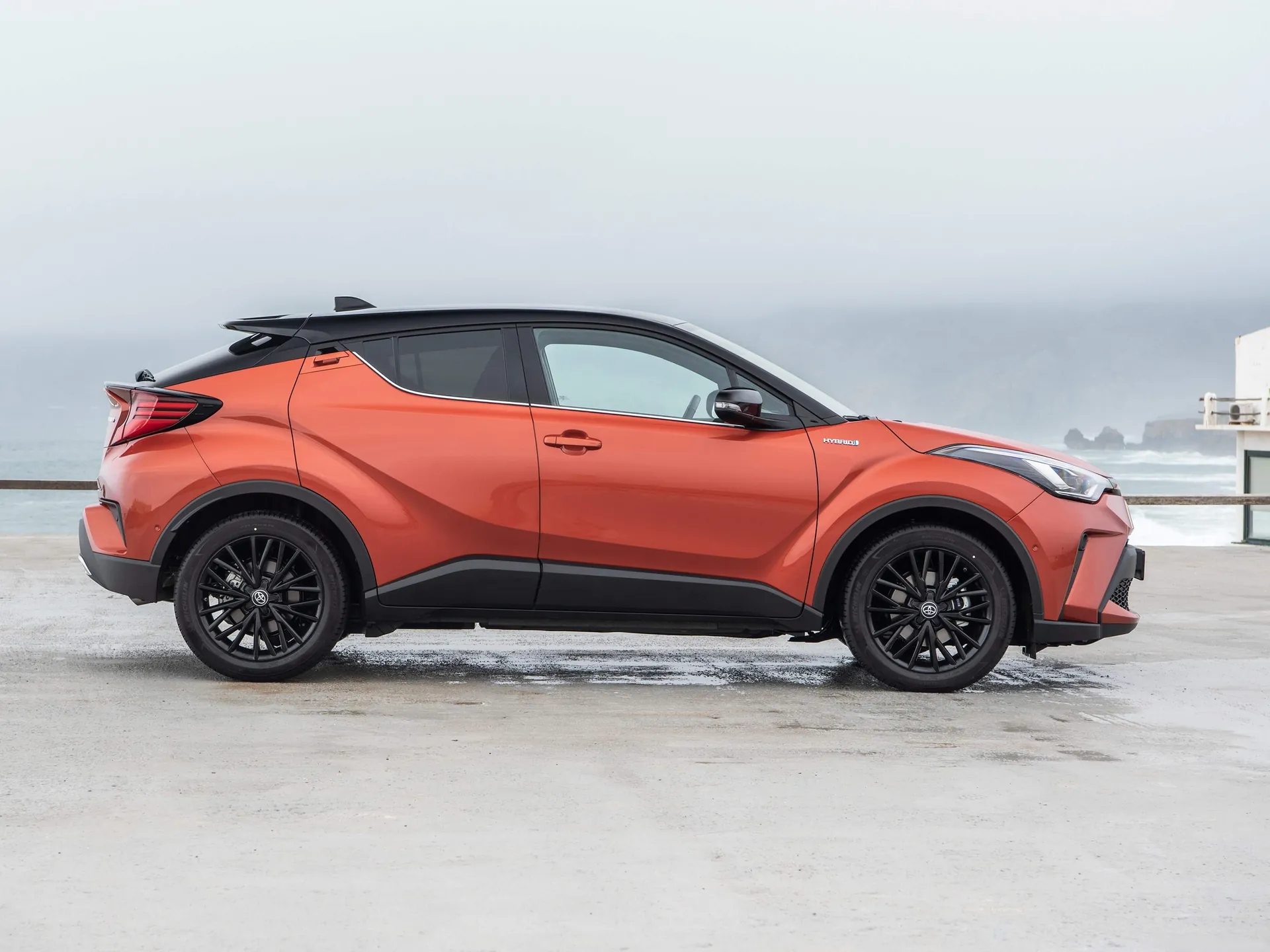 Toyota C-HR (2020) – boční profil