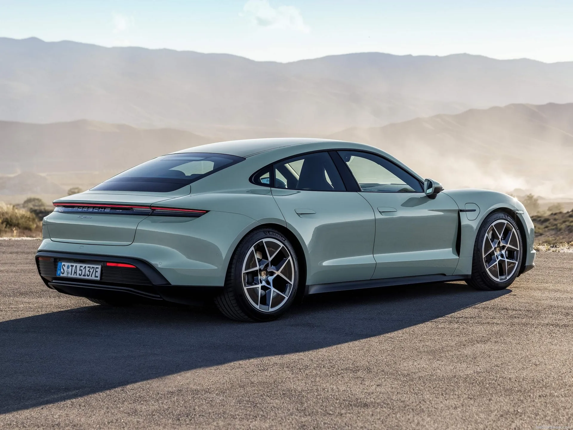 Porsche Taycan (2025) – zadní tříčtvrteční pohled