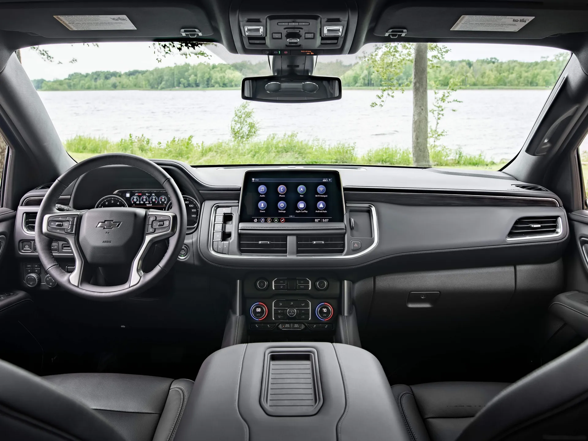 Chevrolet Suburban (2021) – interiér