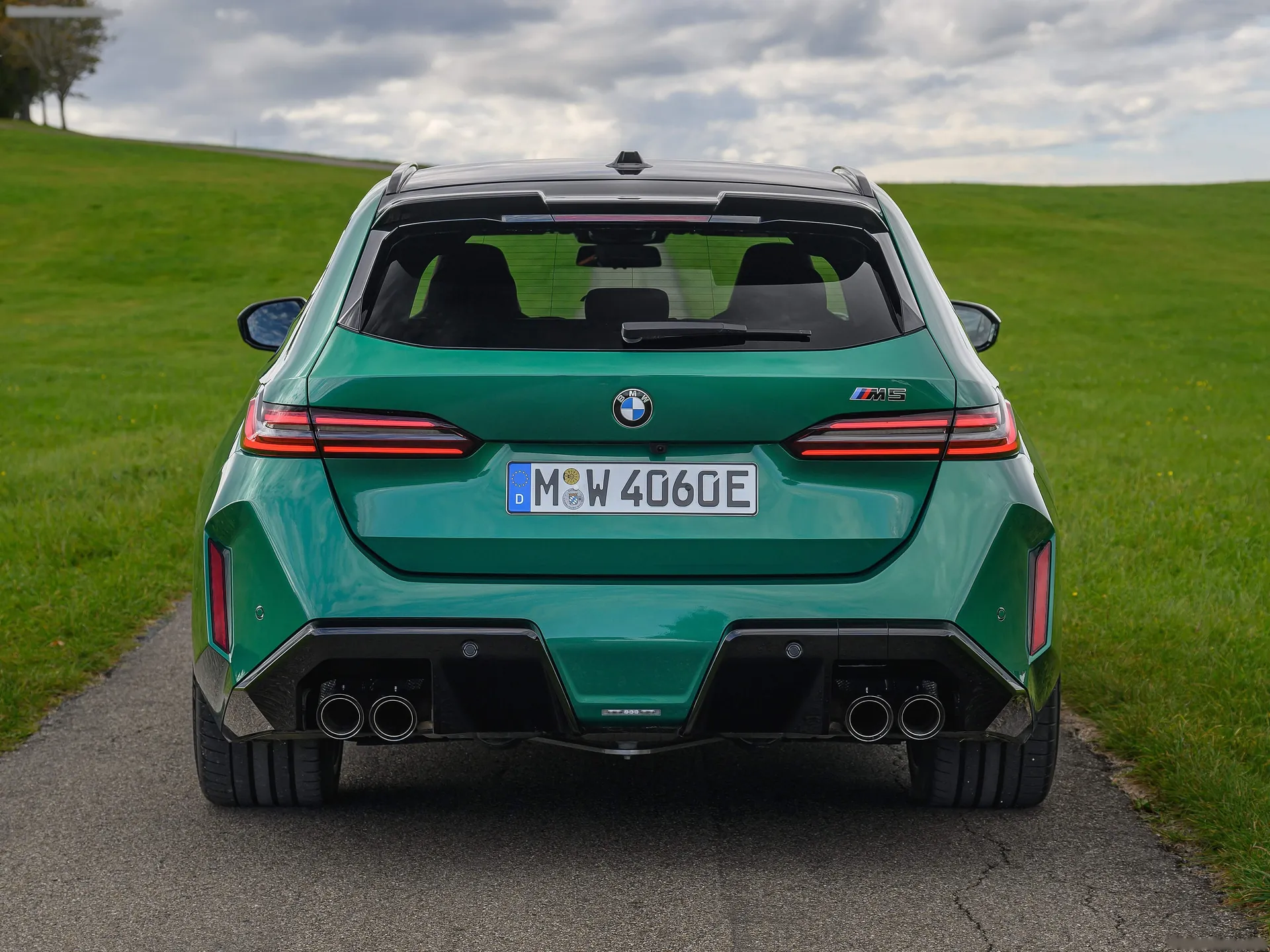 BMW M5 Touring Isle of Man Green (2025) – zezadu