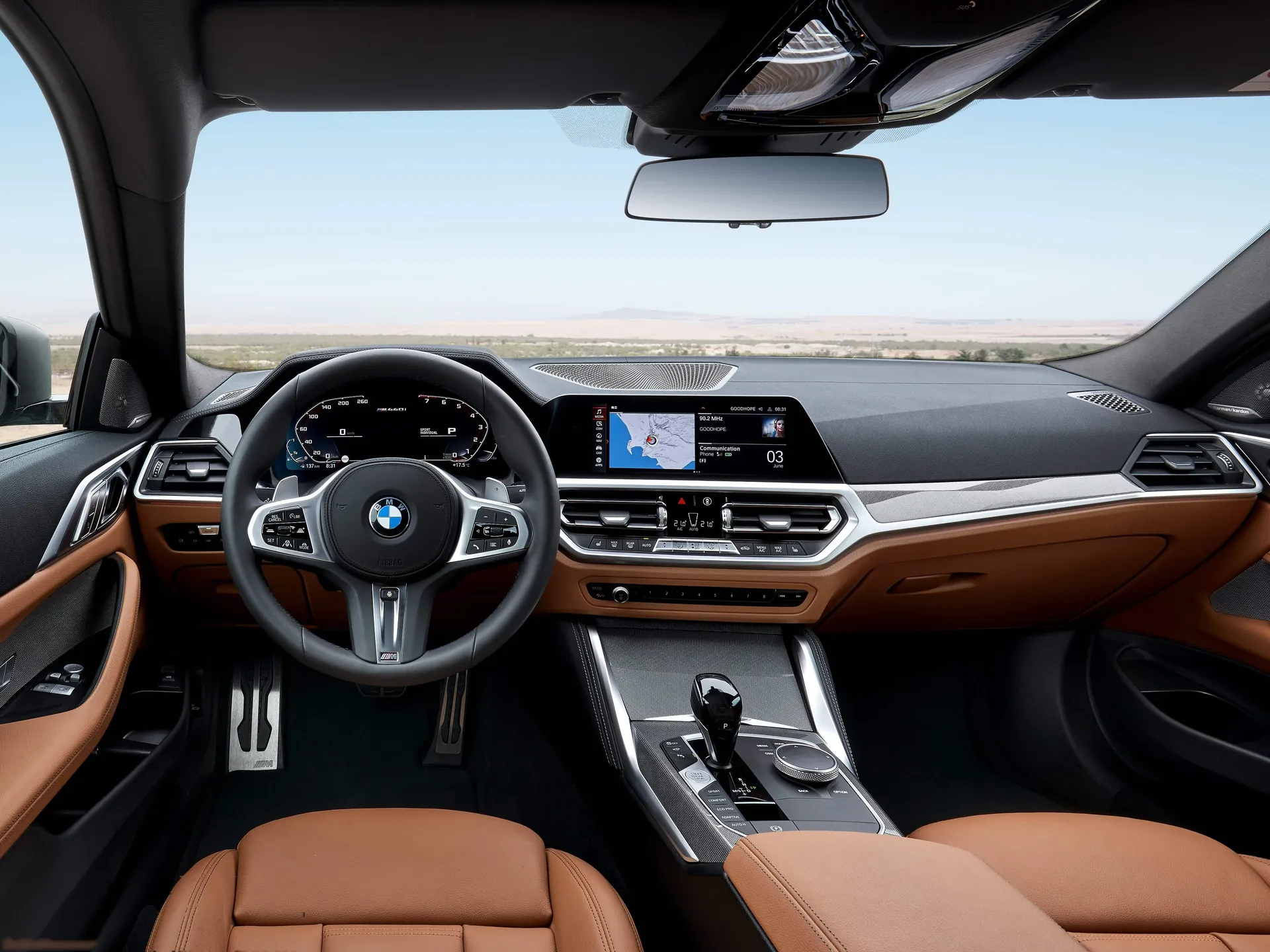 BMW M440i Coupe (2021) – interiér