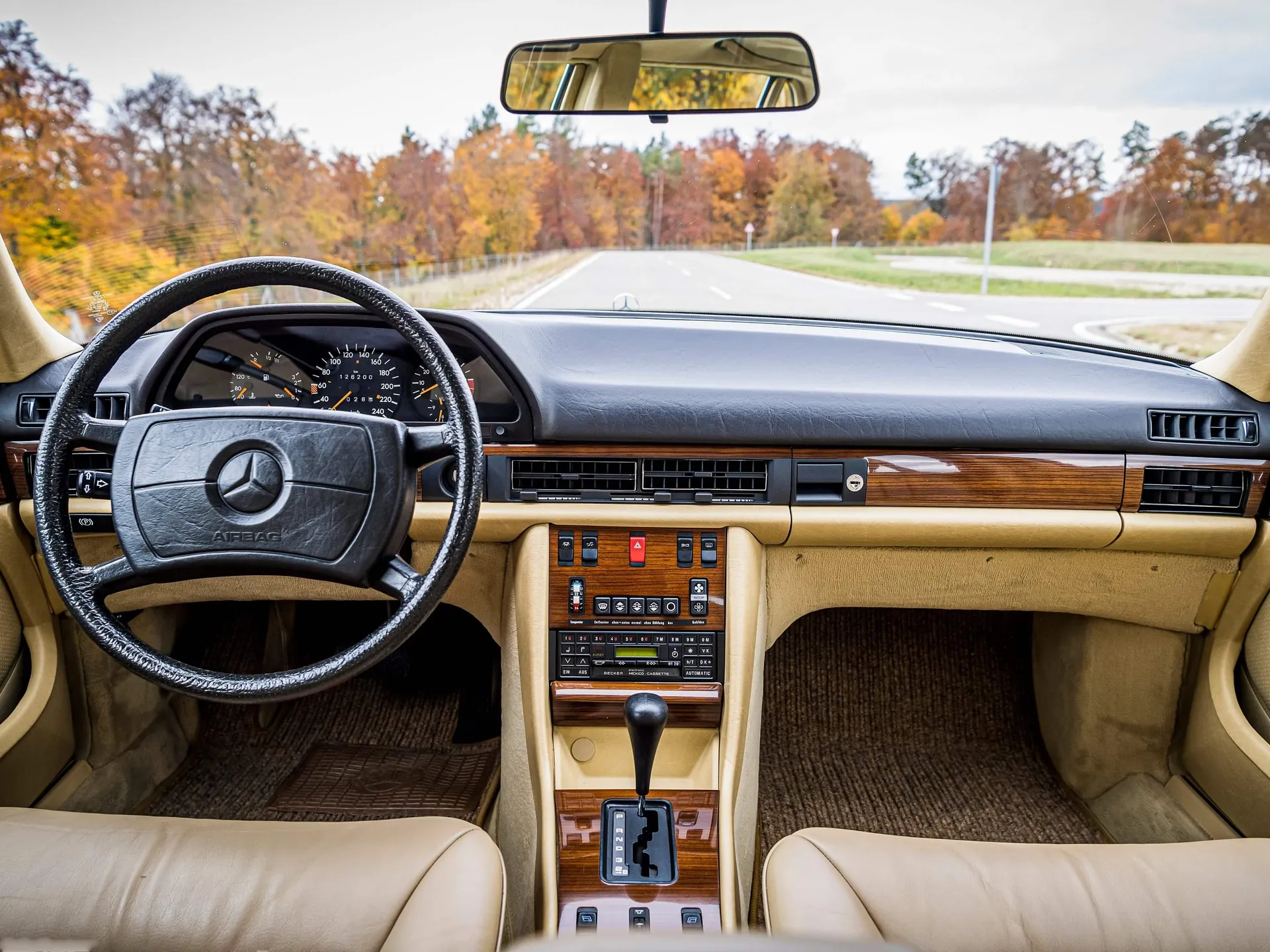 Mercedes-Benz 500 SEL W126 (1979) - Interior