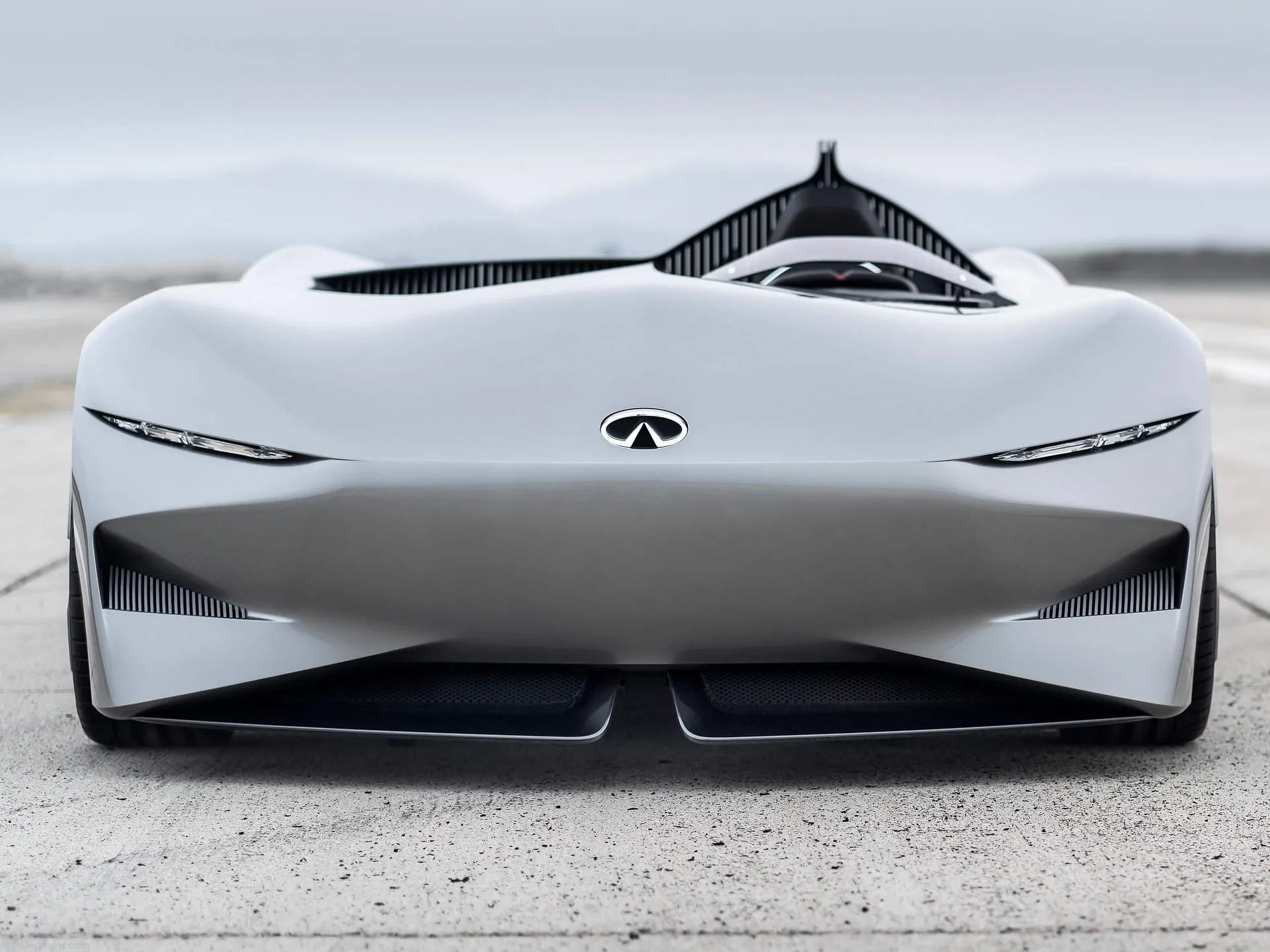 Infiniti Prototype 10 Concept (2018) – zepředu