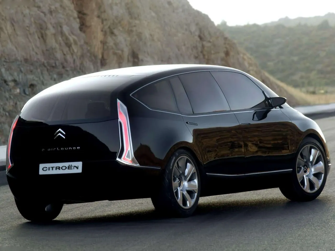 Citroen CAirlounge Concept (2003) – zadní tříčtvrteční pohled