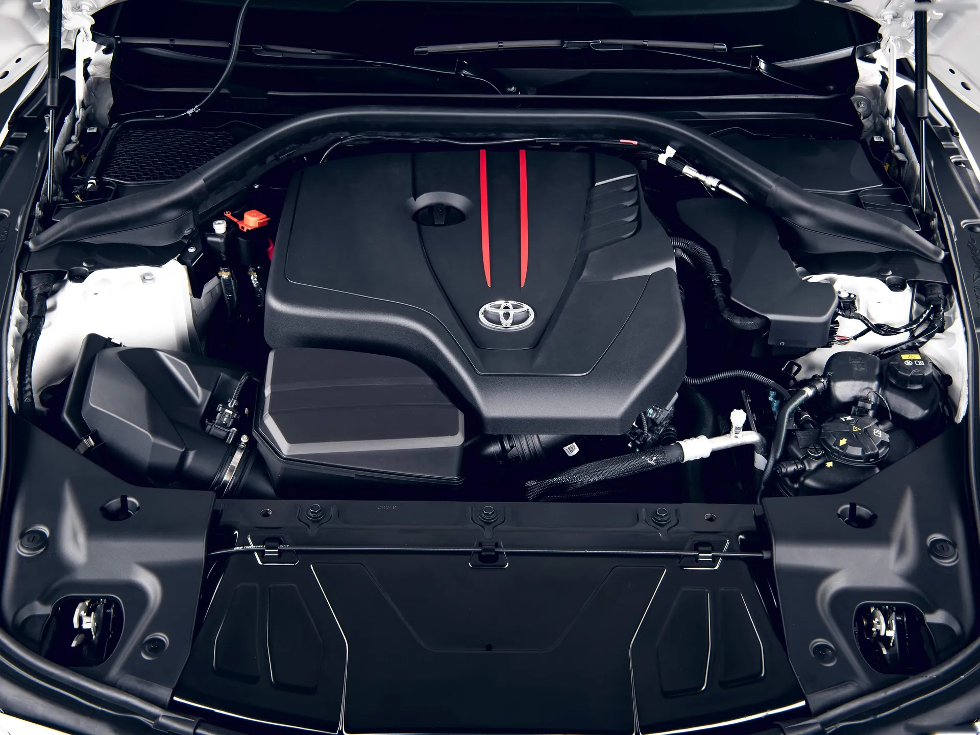 Toyota Supra 2.0L Turbo (2020) - Engine Bay