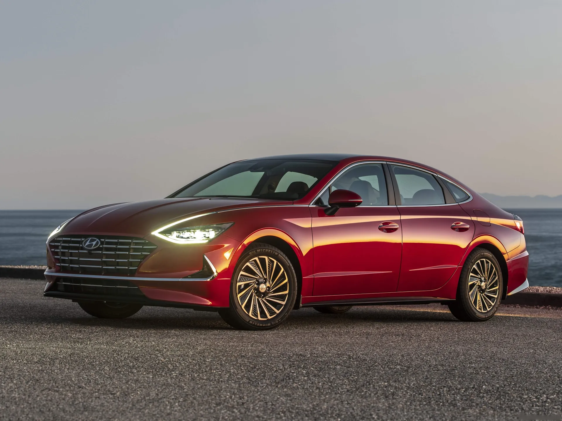 Hyundai Sonata Hybrid (2020)
