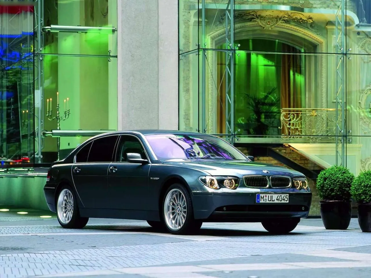 BMW 760Li E66 (2003)