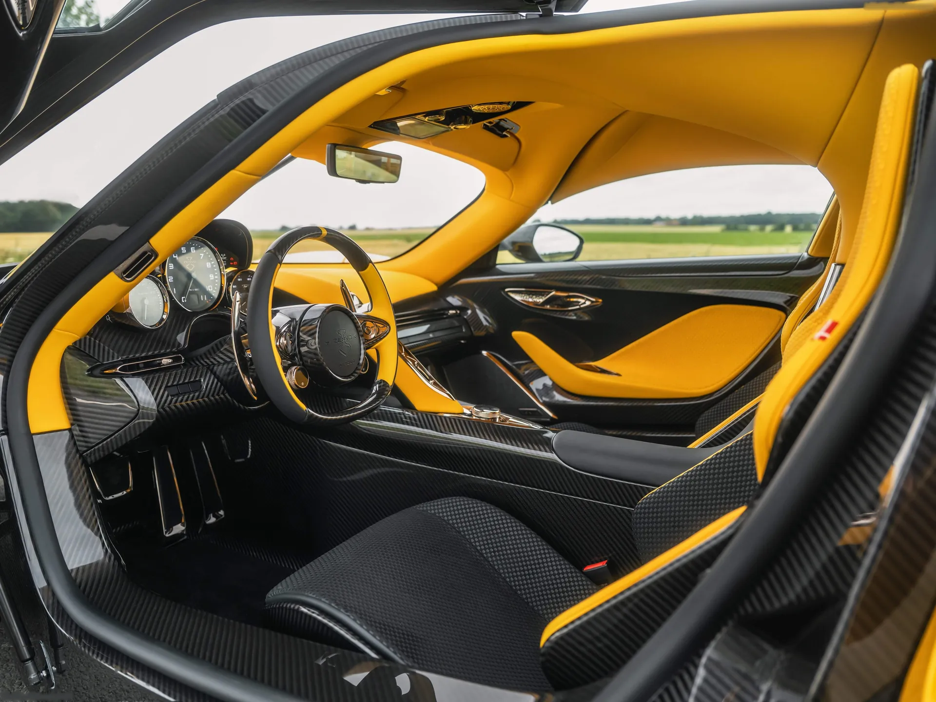 Zenvo Aurora Tur (2028) – interiér