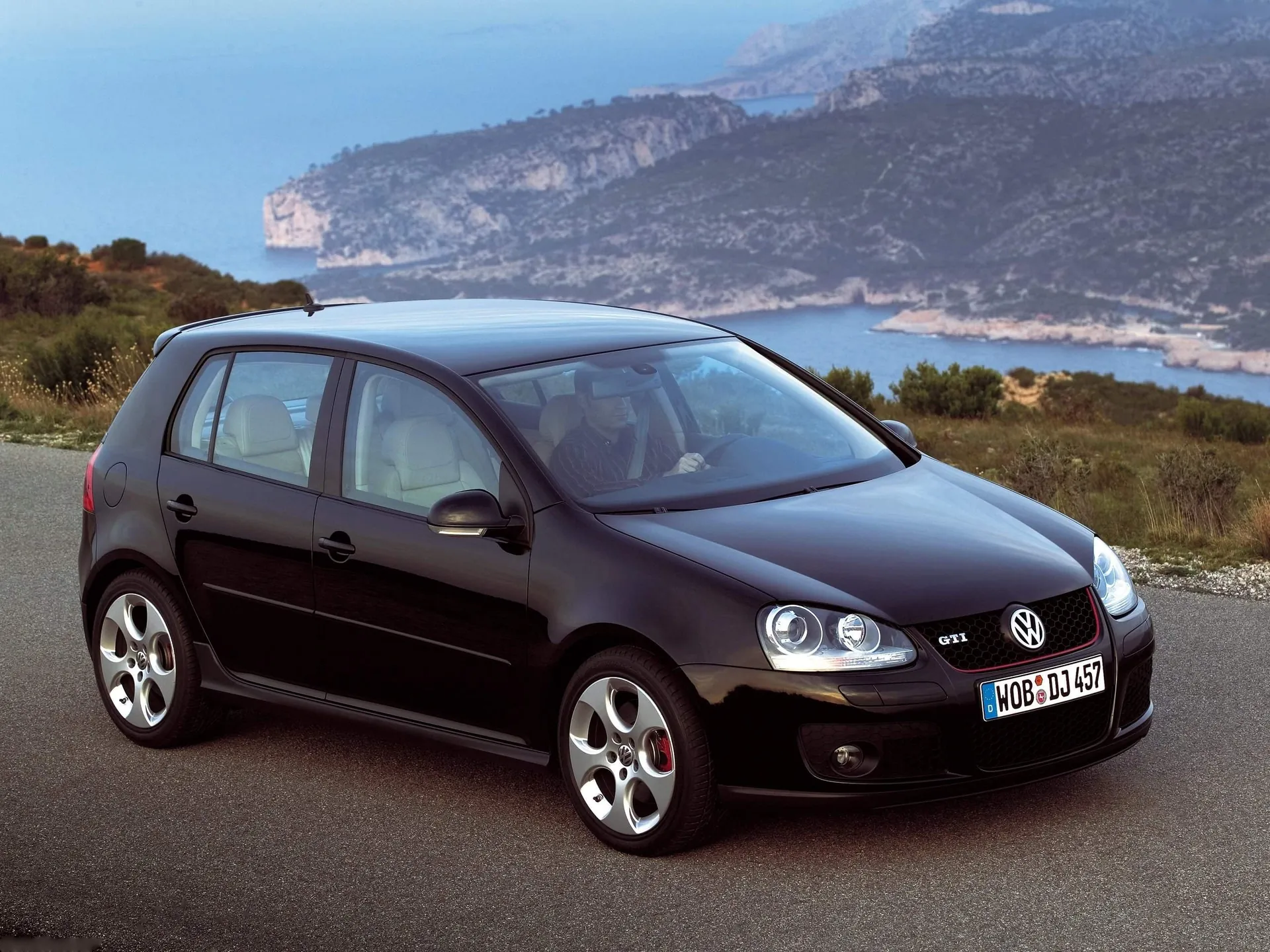 Volkswagen Golf GTI 5-door (2004)