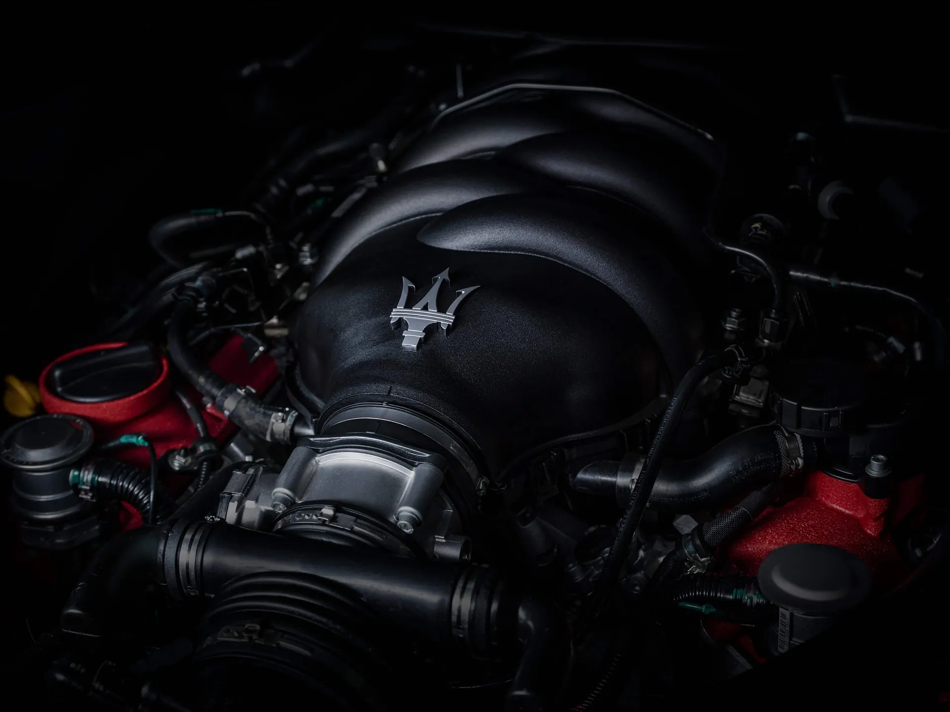 Maserati GranTurismo (2018) – motorový prostor