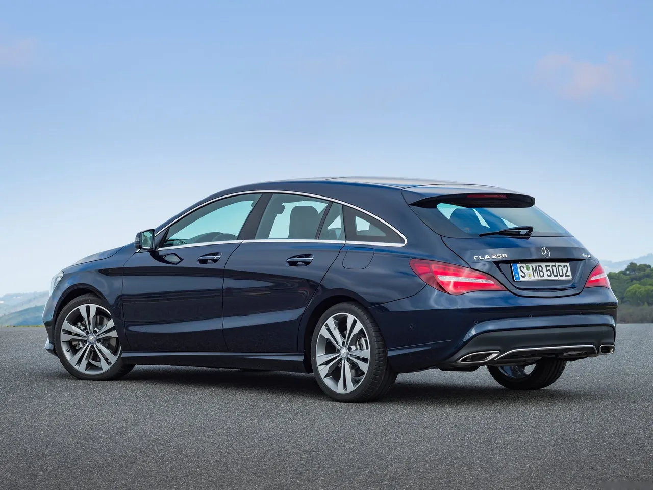 Mercedes-Benz CLA Shooting Brake (2017) – zadní tříčtvrteční pohled