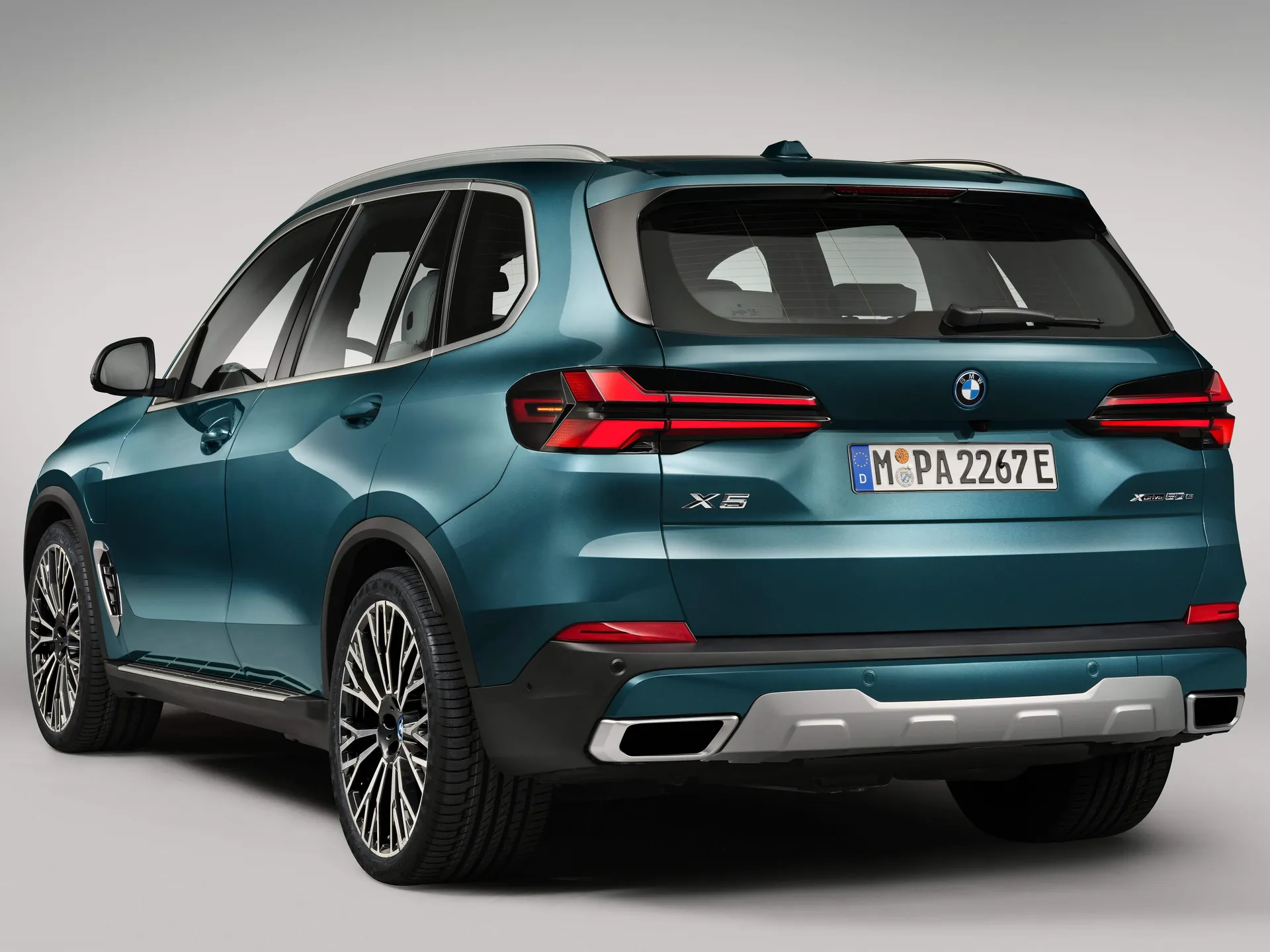 BMW X5 (2024) - Rear Three-Quarter